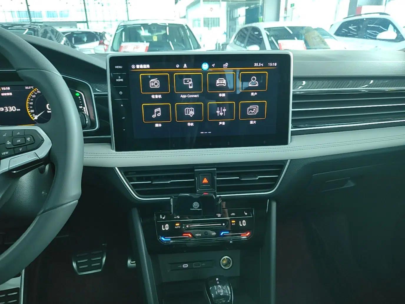 Volkswagen Tiguan L 2024 Outstanding Model 330TSI Automatic Two-Wheel Drive R-Line Dragon Glory Edition — миниатюра 15