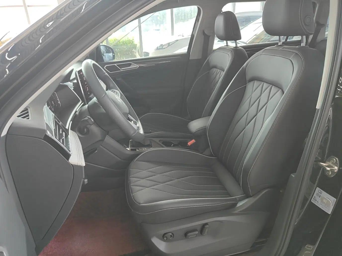 Volkswagen Tiguan L 2024 Outstanding Model 330TSI Automatic Two-Wheel Drive R-Line Dragon Glory Edition — миниатюра 17