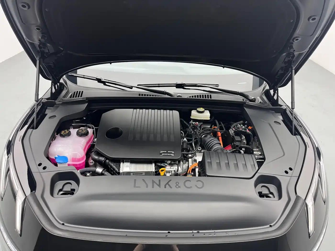 Lynk & Co 07 EM-P 2024 Model, EM-P 126km Long Range, Halo — миниатюра 19