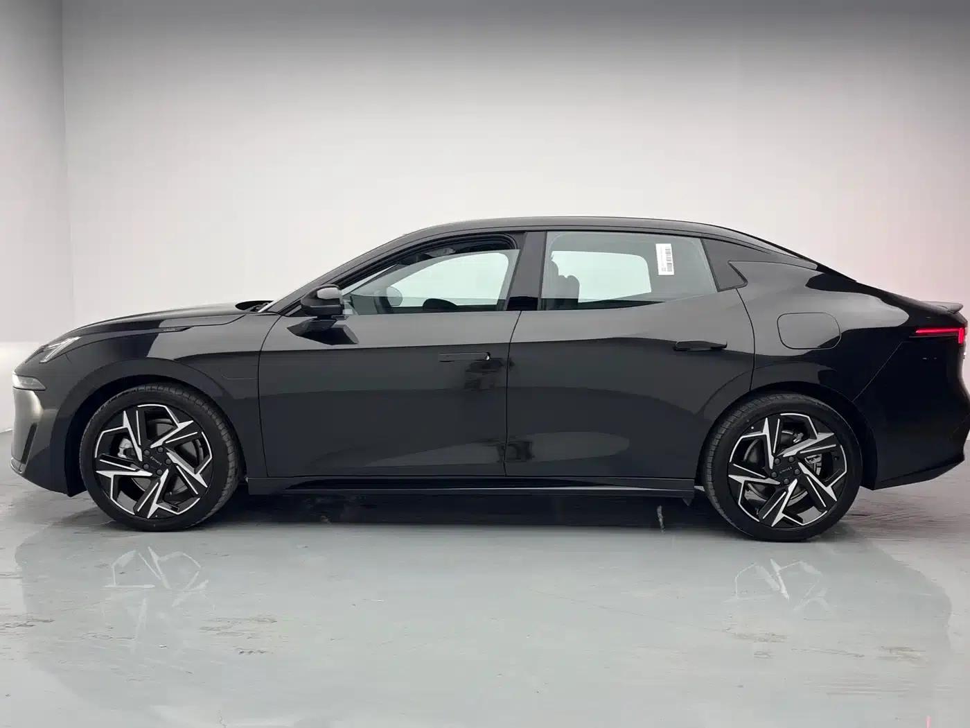 Lynk & Co 07 EM-P 2024 Model, EM-P 126km Long Range, Halo — миниатюра 10
