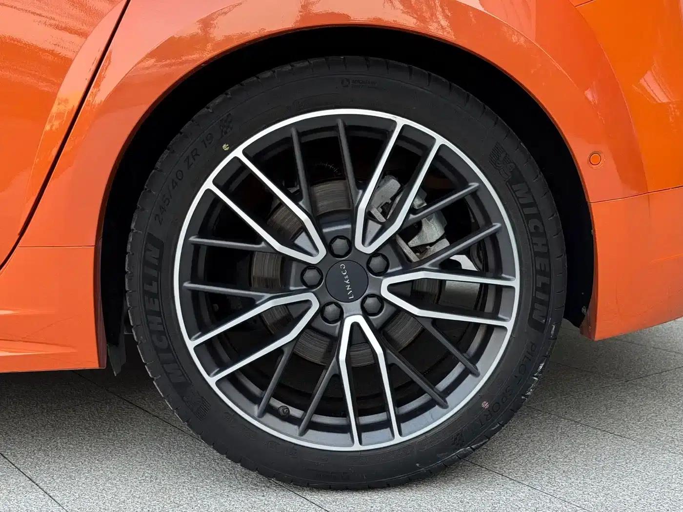 Lynk & Co 02 Hatchback 2021 2.0TD Halo Driving Package Edition — миниатюра 9