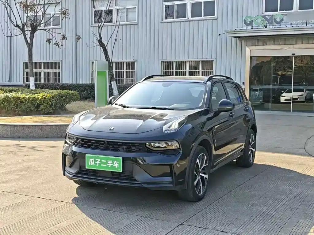 Lynk & Co 01 EM-P 2022 1.5TD PHEV Plus — миниатюра 1