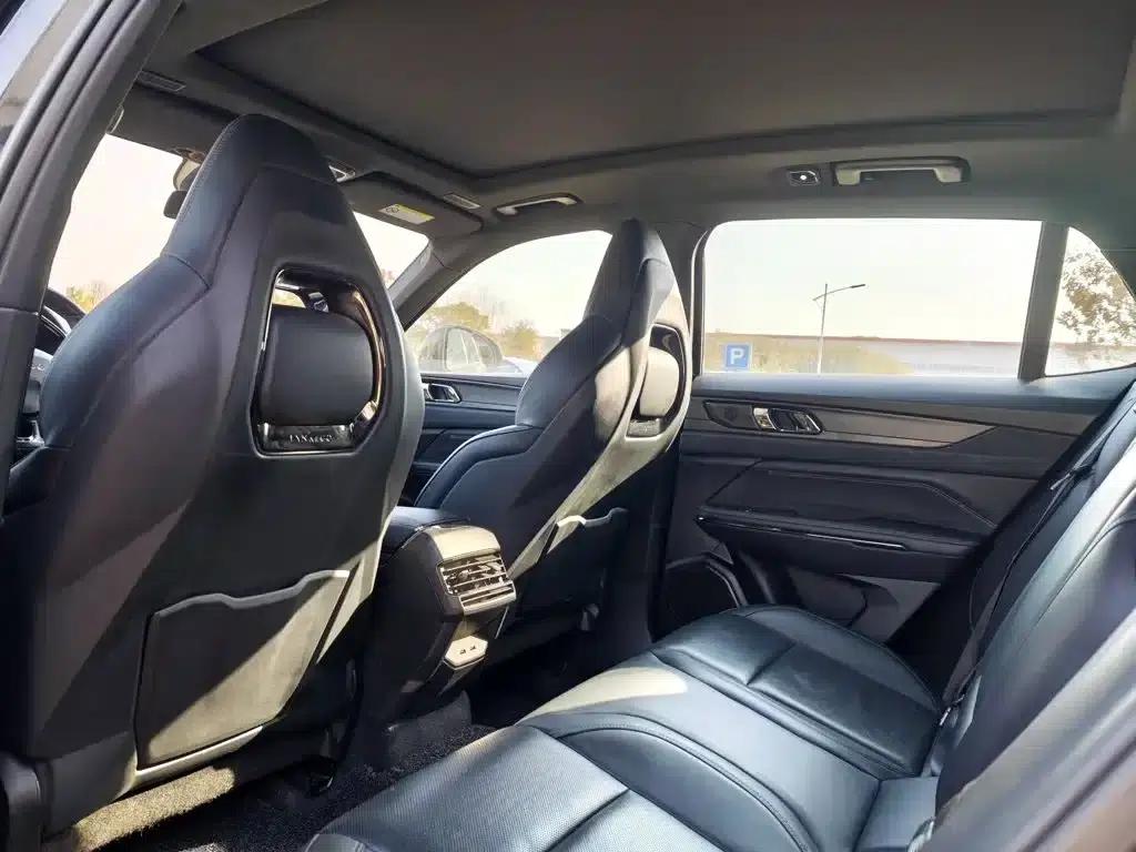 Lynk & Co 01 EM-P 2022 1.5TD PHEV Plus — миниатюра 11