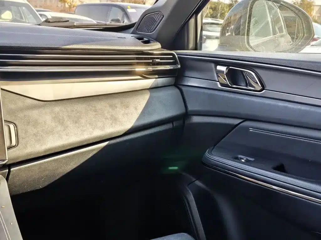 Lynk & Co 01 EM-P 2022 1.5TD PHEV Plus — миниатюра 13