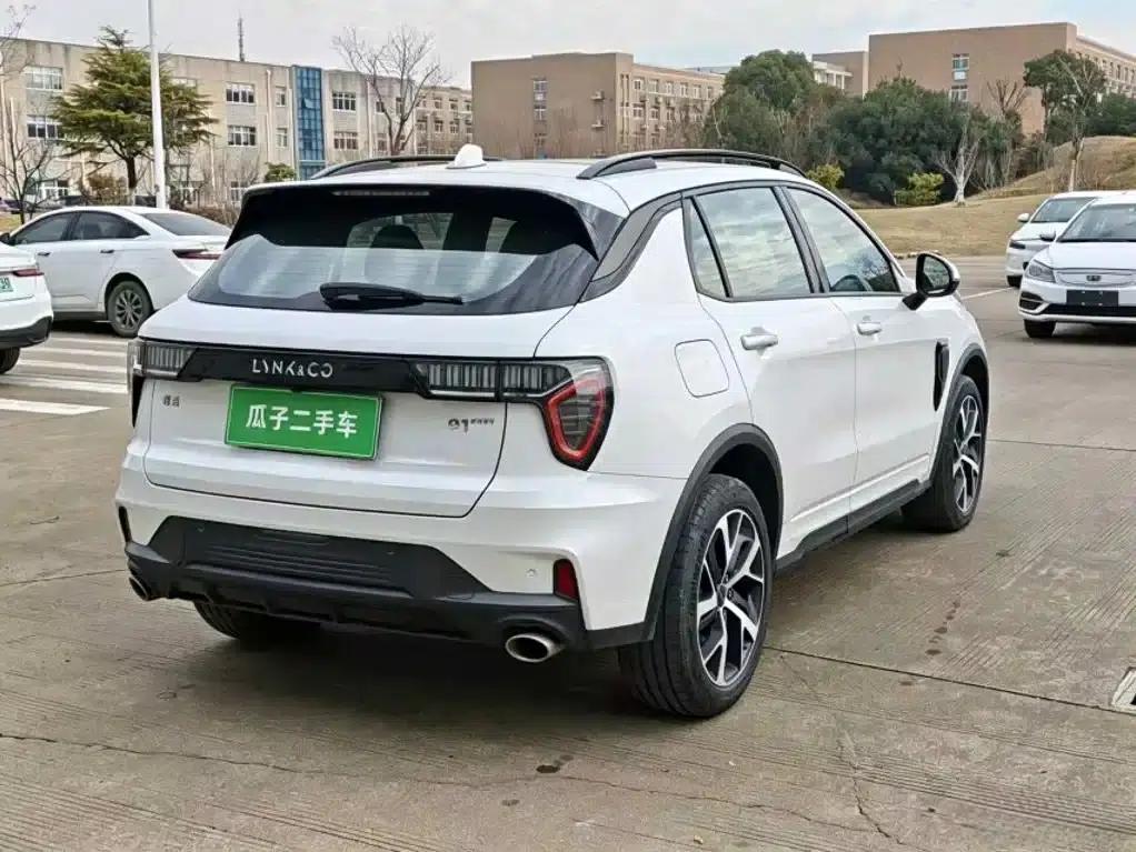 Lynk & Co 01 EM-P 2022 1.5TD PHEV Plus — миниатюра 8