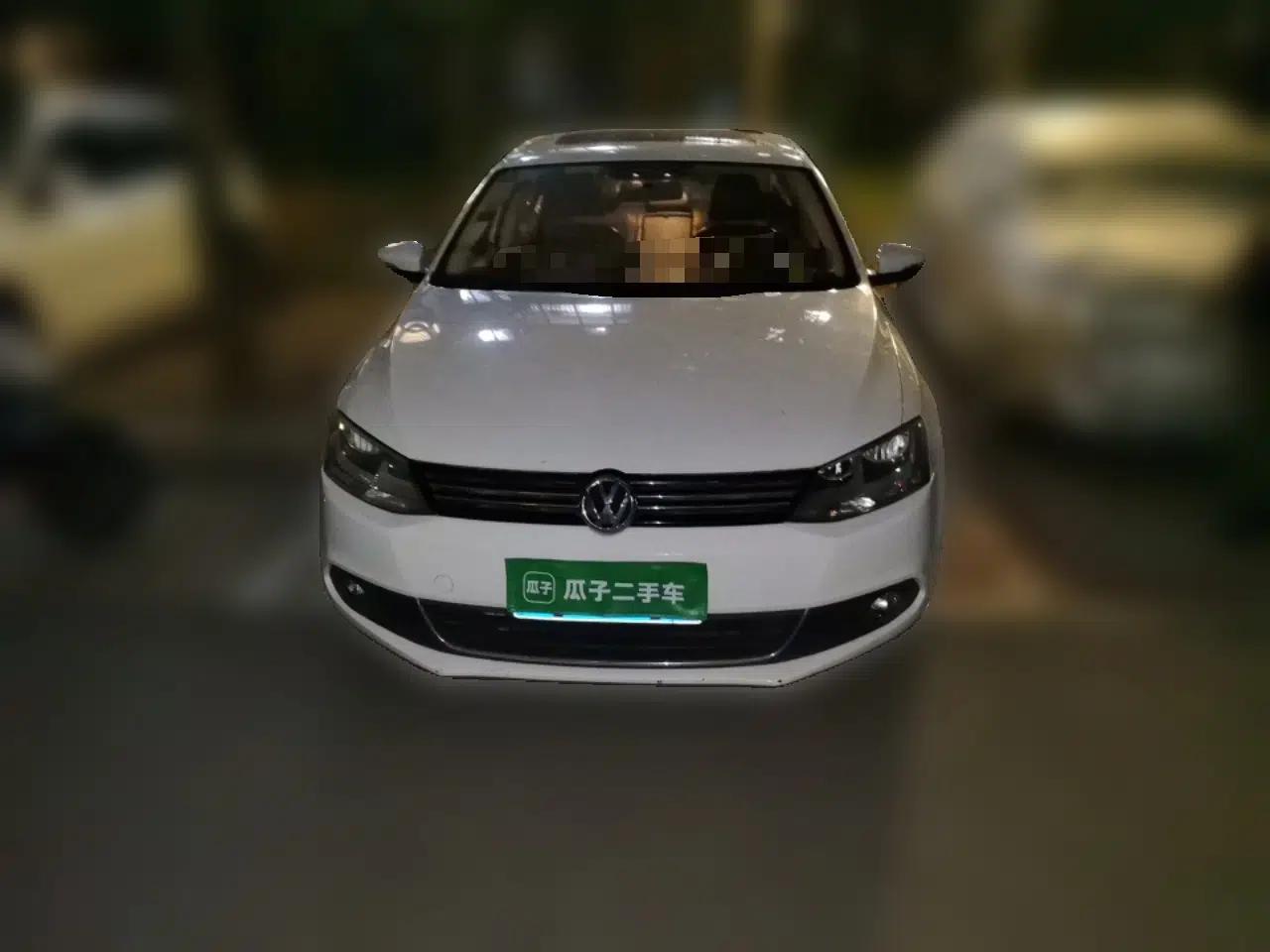 Volkswagen Sagitar 2012 1.6L Manual Comfort Model — миниатюра 2