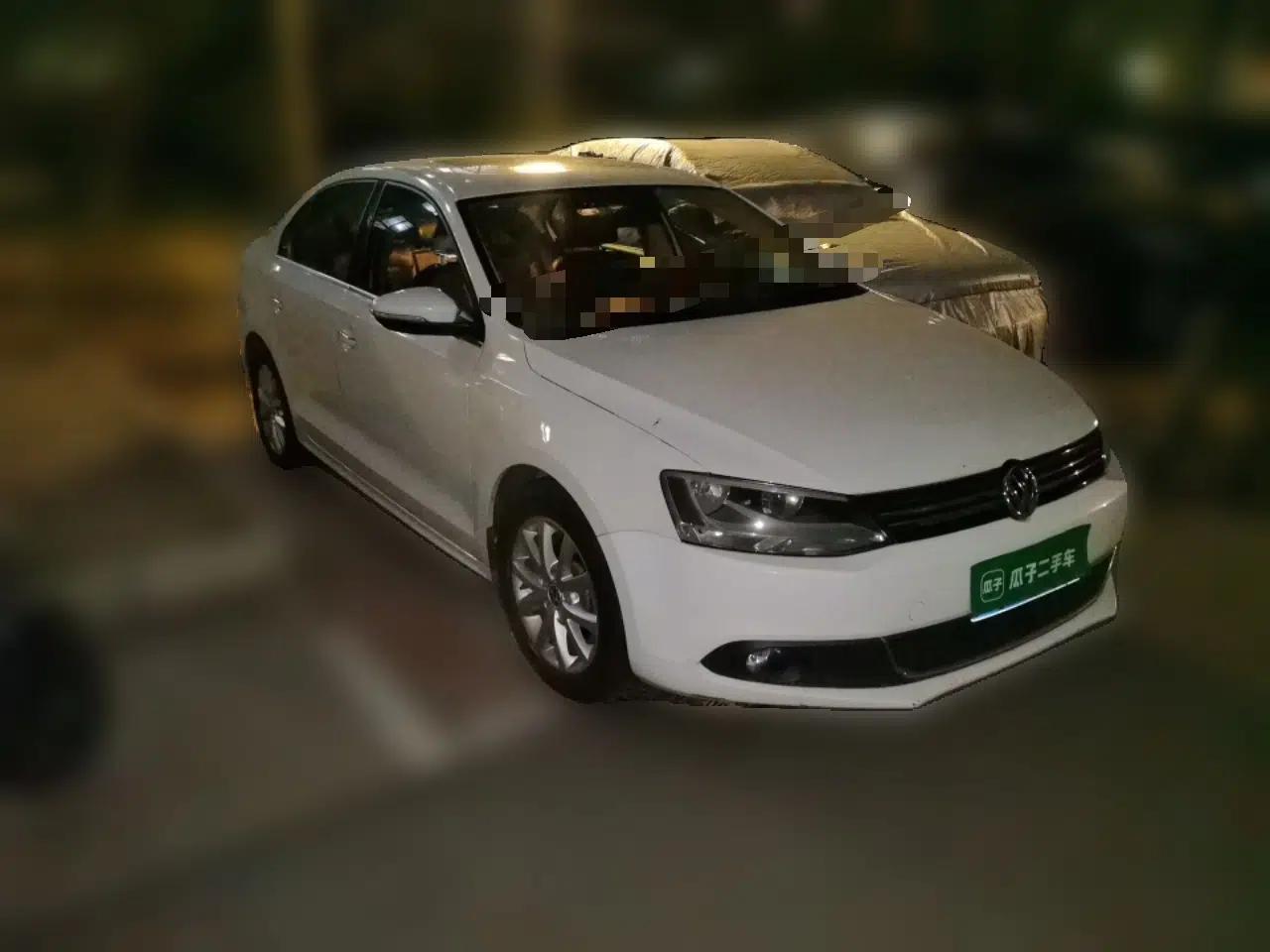 Volkswagen Sagitar 2012 1.6L Manual Comfort Model — миниатюра 3