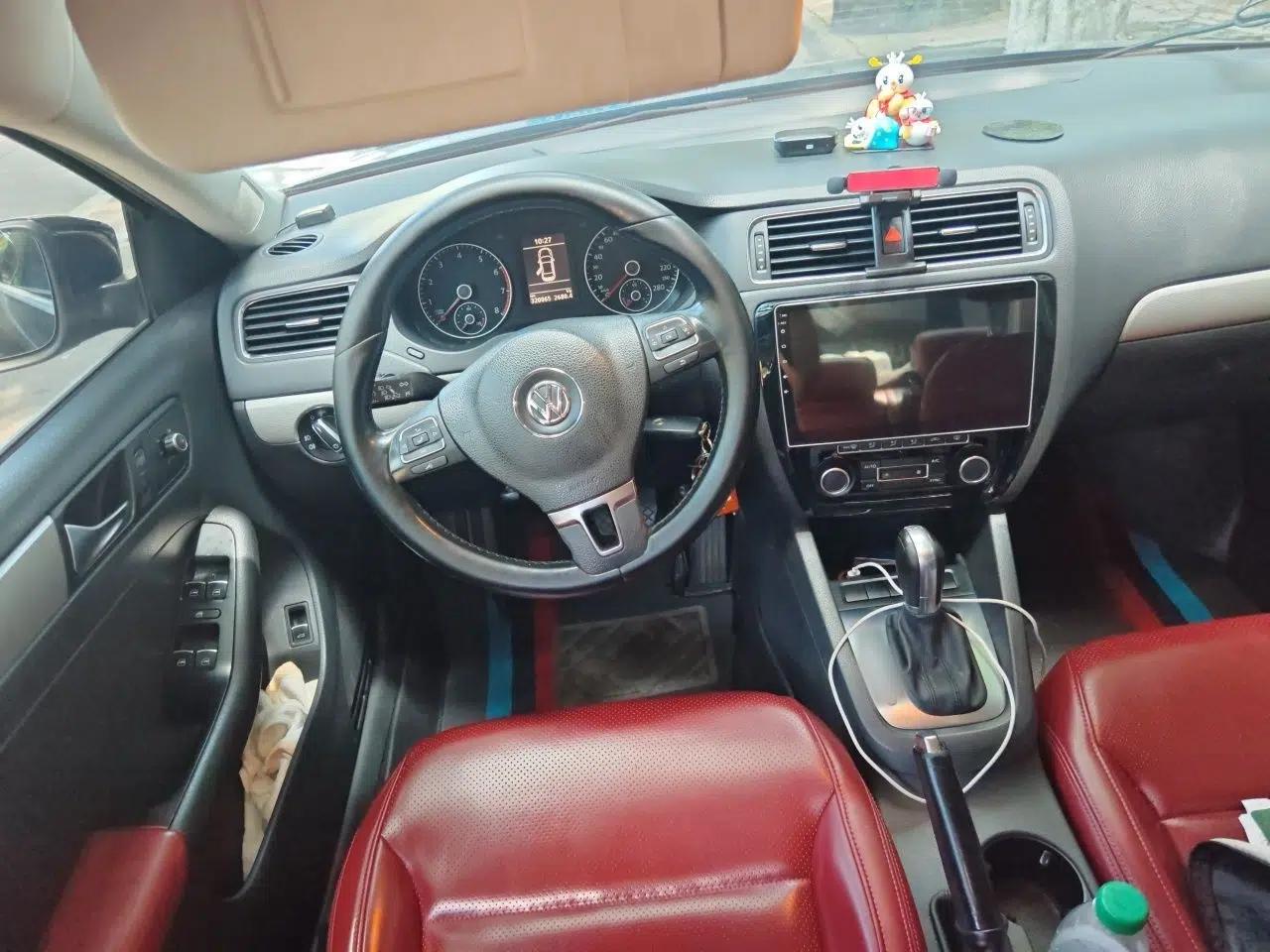 Volkswagen Sagitar 2014 Revised Version 1.4TSI Automatic Luxury Edition — миниатюра 10