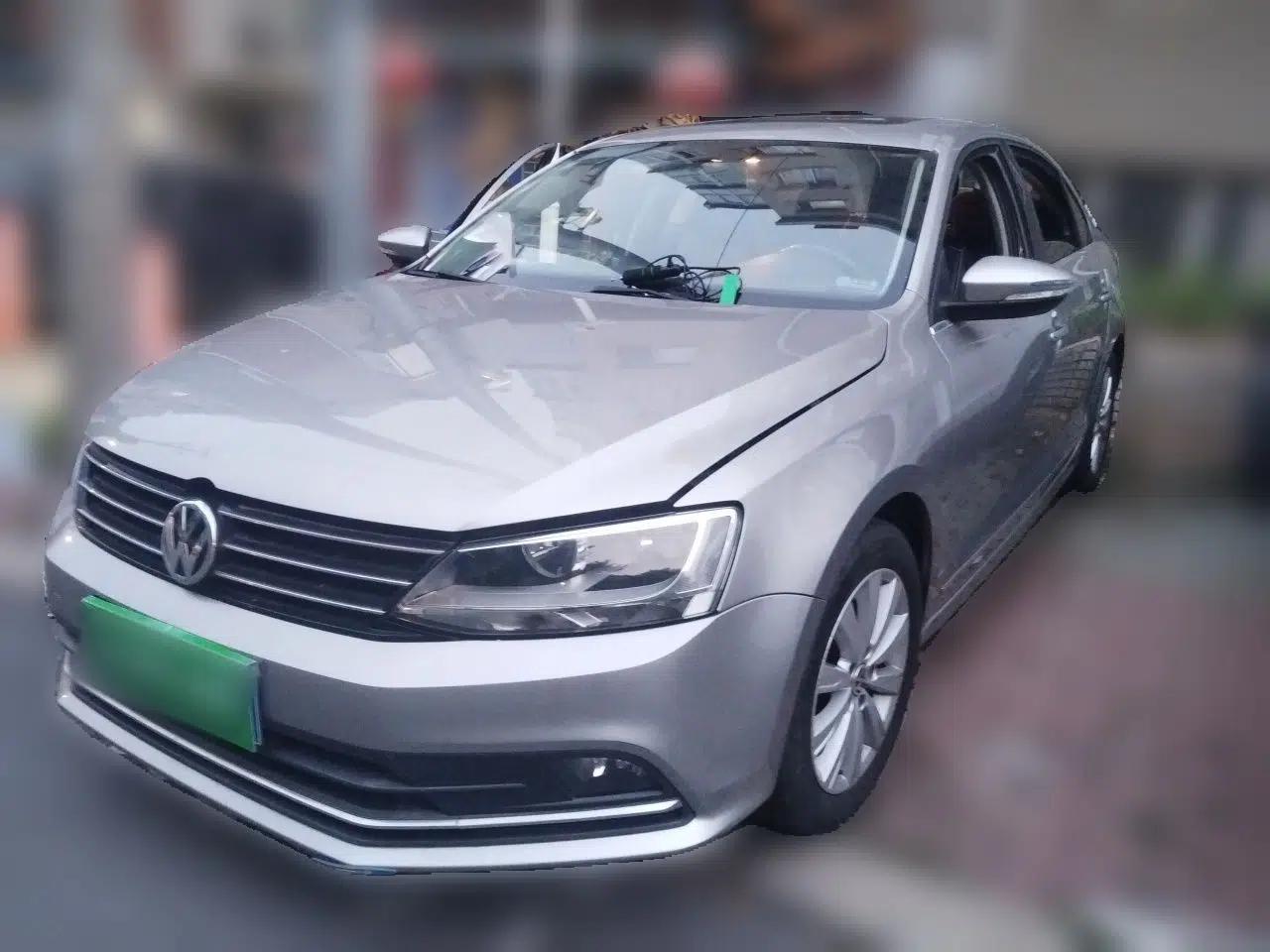 Volkswagen Sagitar 2015 1.6L Manual Comfort Model — миниатюра 1