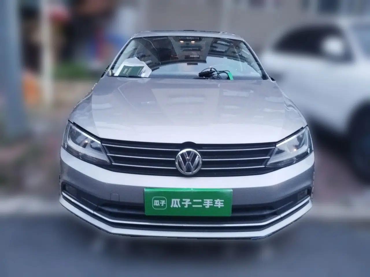 Volkswagen Sagitar 2015 1.6L Manual Comfort Model — миниатюра 2