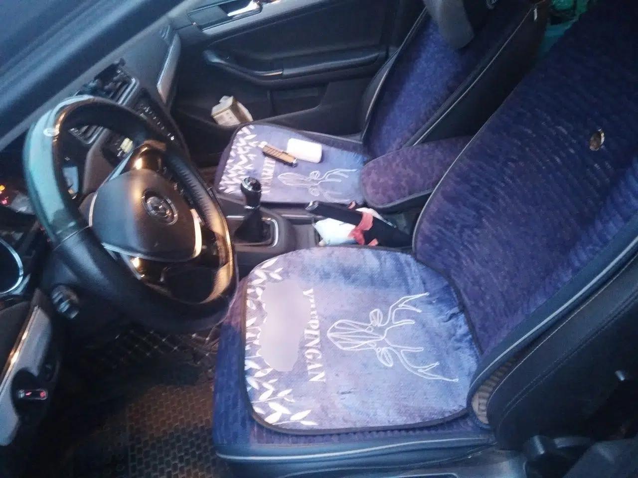 Volkswagen Sagitar 2015 1.6L Manual Comfort Model — миниатюра 15