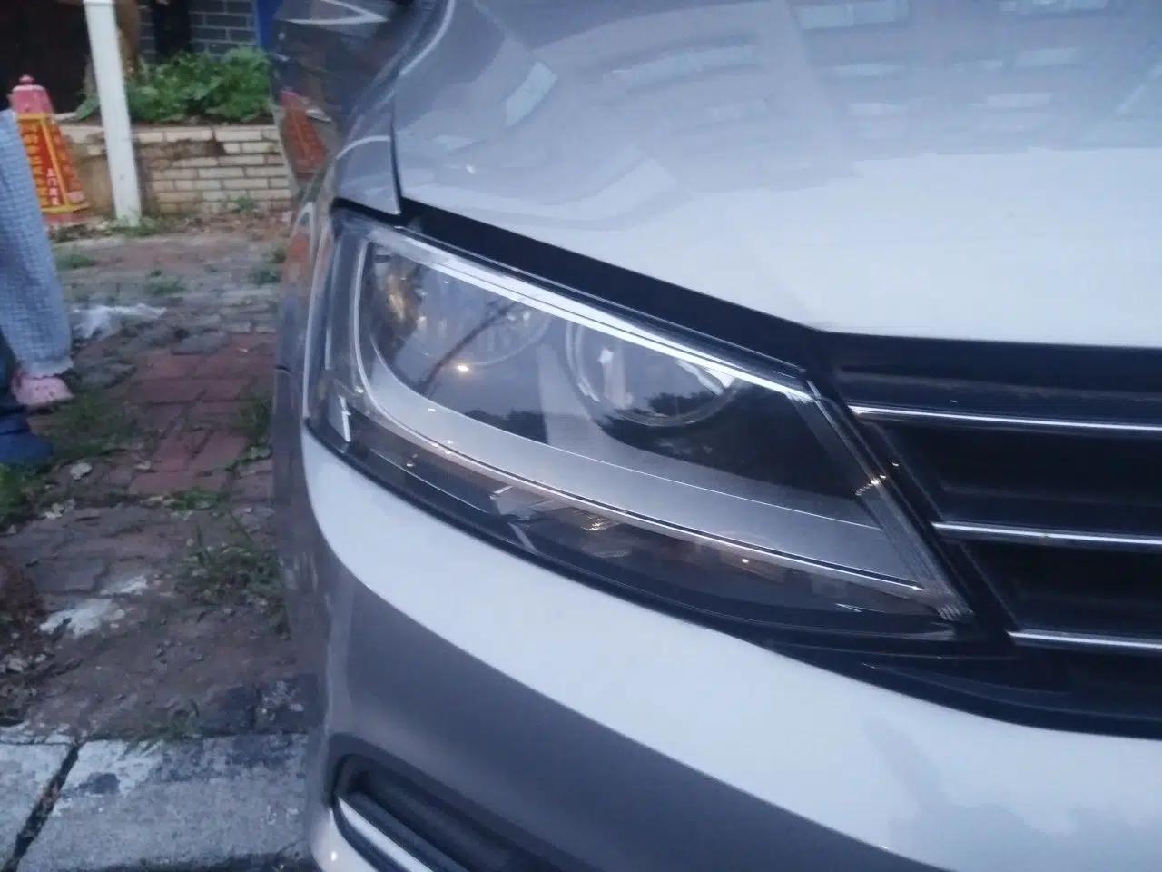 Volkswagen Sagitar 2015 1.6L Manual Comfort Model — миниатюра 7