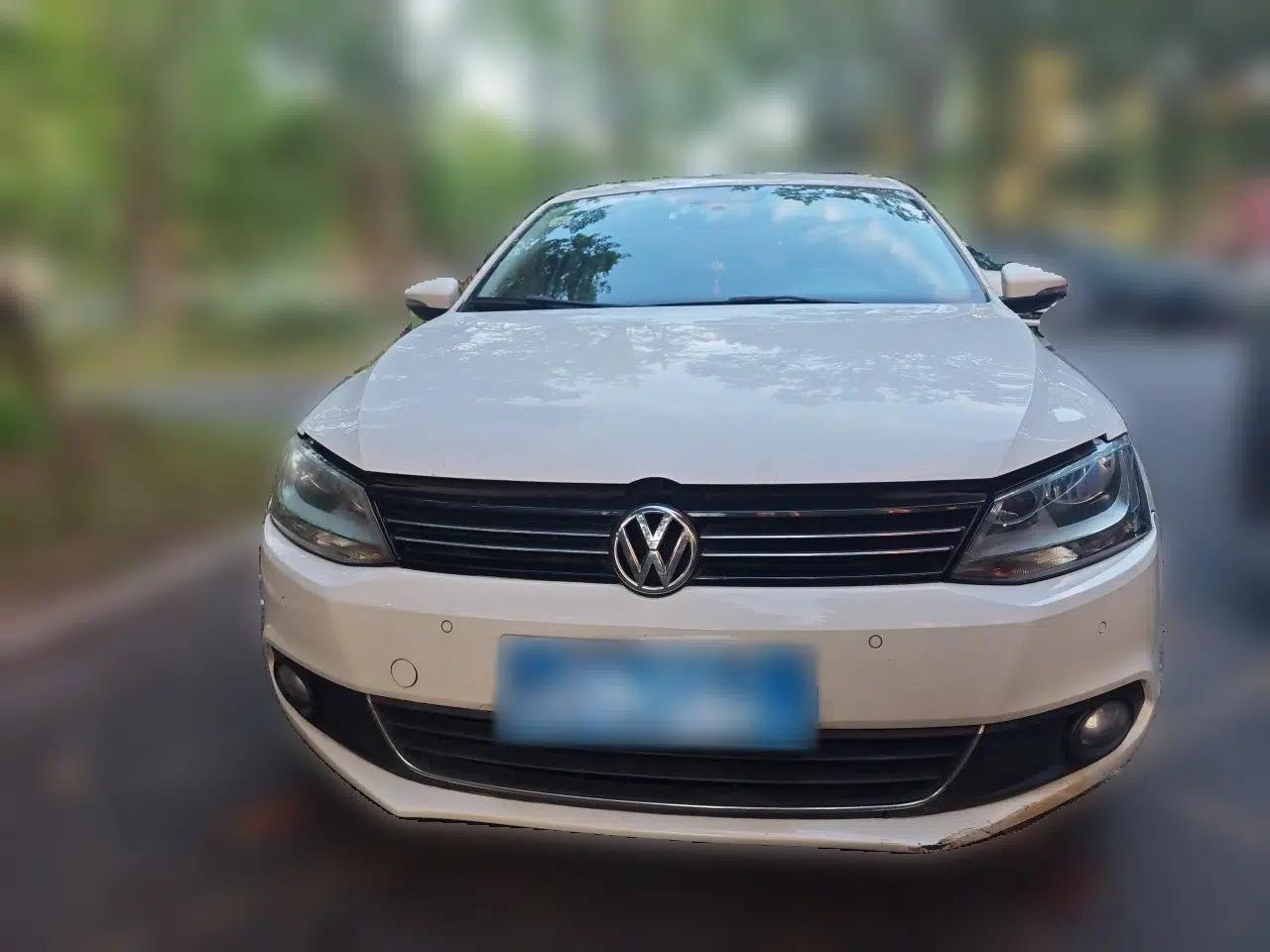 Volkswagen Sagitar 2014 Revised Version 1.4TSI Automatic Luxury Edition — миниатюра 2