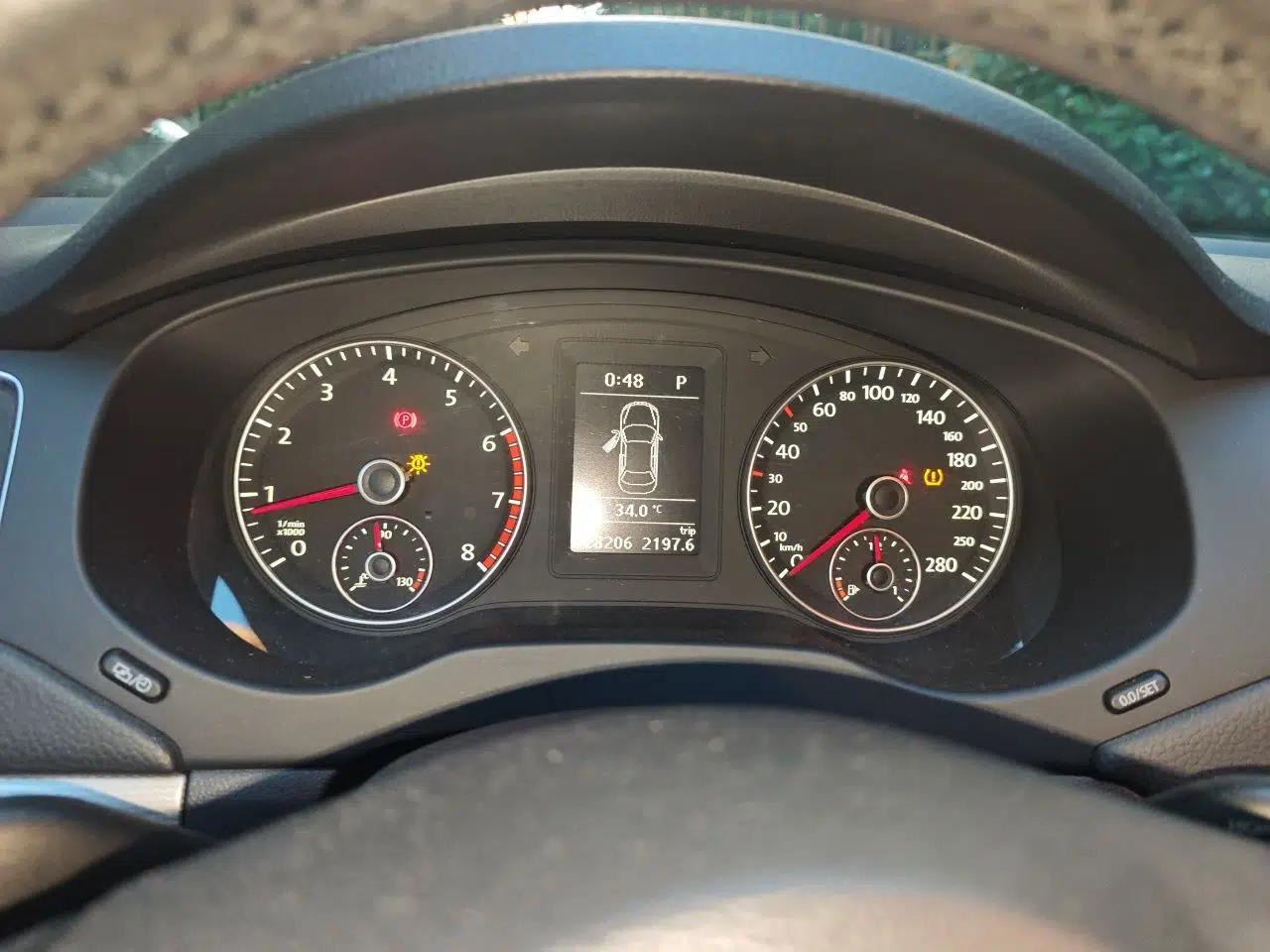 Volkswagen Sagitar 2014 Revised Version 1.4TSI Automatic Luxury Edition — миниатюра 8