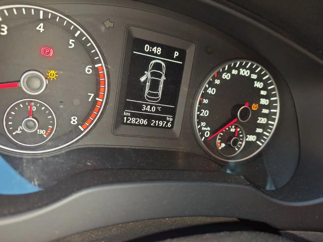 Volkswagen Sagitar 2014 Revised Version 1.4TSI Automatic Luxury Edition — миниатюра 9