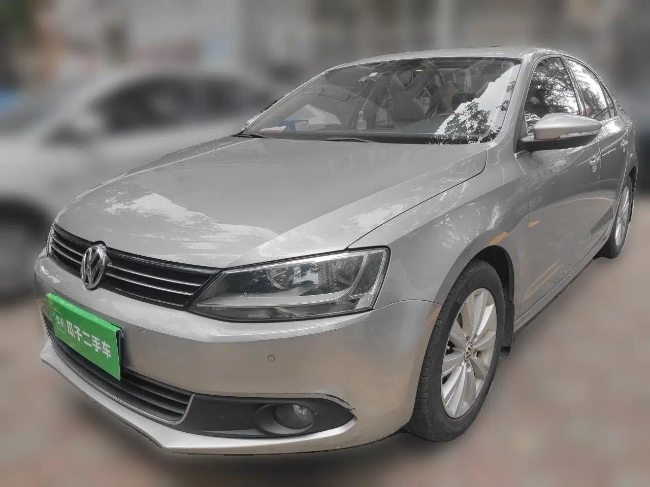 Volkswagen Sagitar 2012 1.4TSI Manual Luxury Model — миниатюра 1