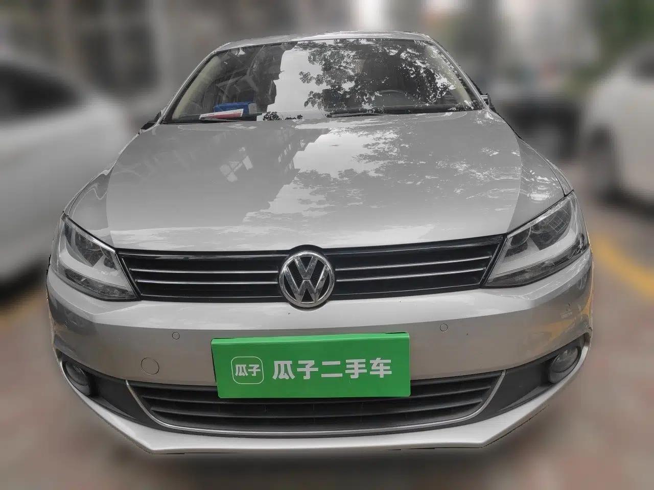 Volkswagen Sagitar 2012 1.4TSI Manual Luxury Model — миниатюра 2