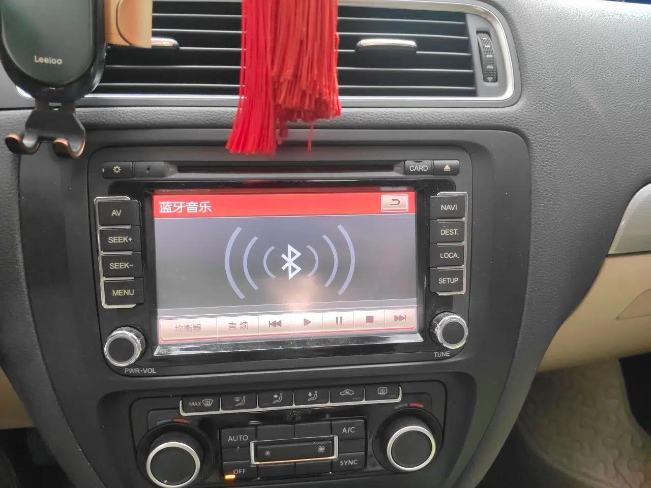 Volkswagen Sagitar 2012 1.4TSI Manual Luxury Model — миниатюра 13