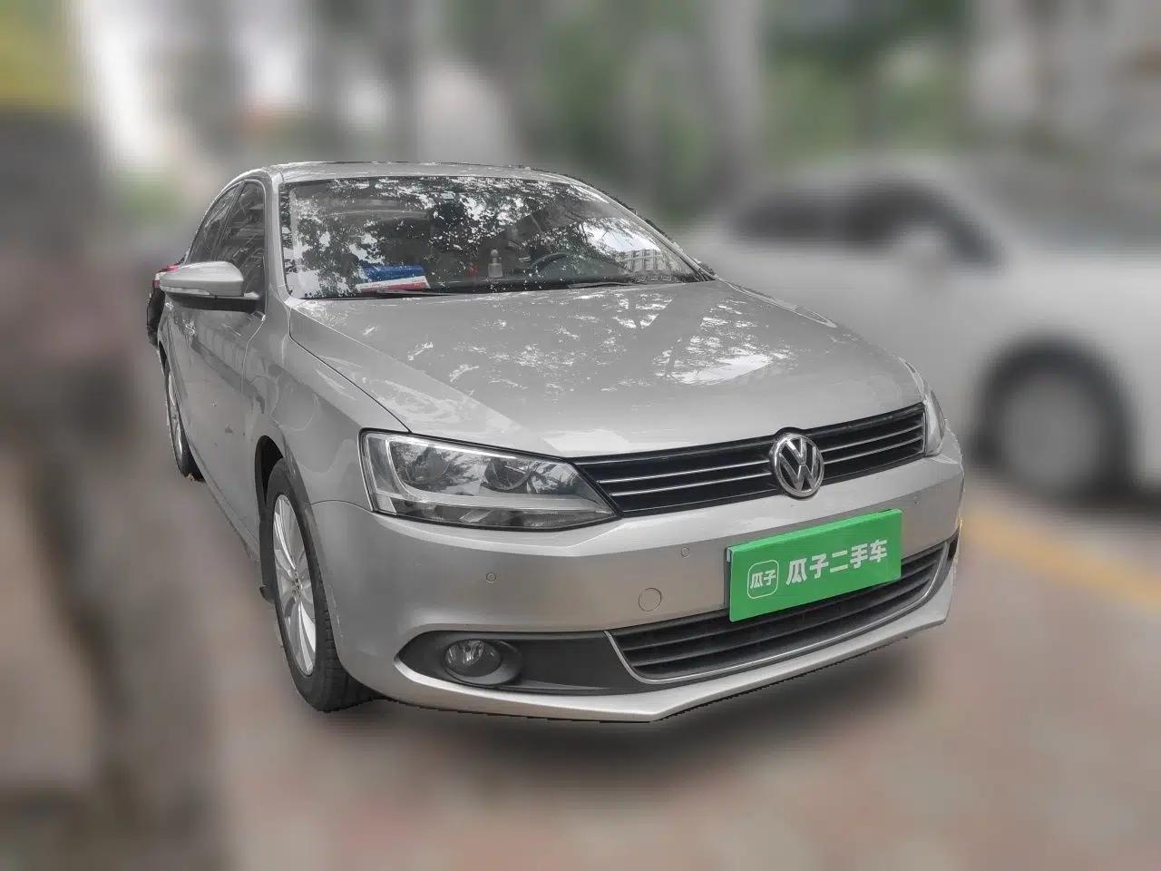 Volkswagen Sagitar 2012 1.4TSI Manual Luxury Model — миниатюра 3