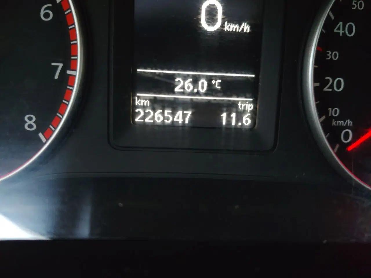 Volkswagen Sagitar 2014 Revised Version 1.4TSI Manual Luxury Edition — миниатюра 12