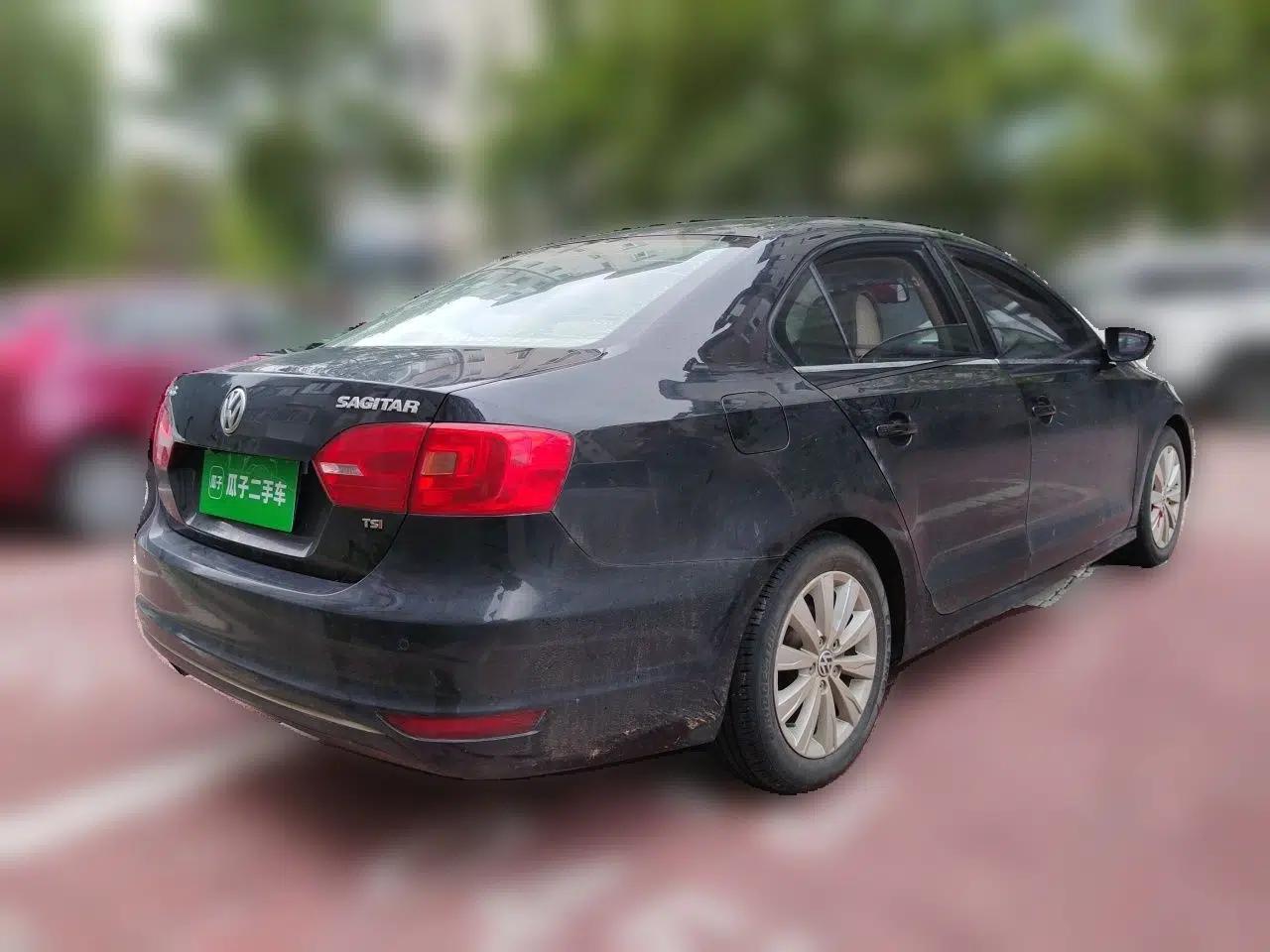 Volkswagen Sagitar 2014 Revised Version 1.4TSI Manual Luxury Edition — миниатюра 6
