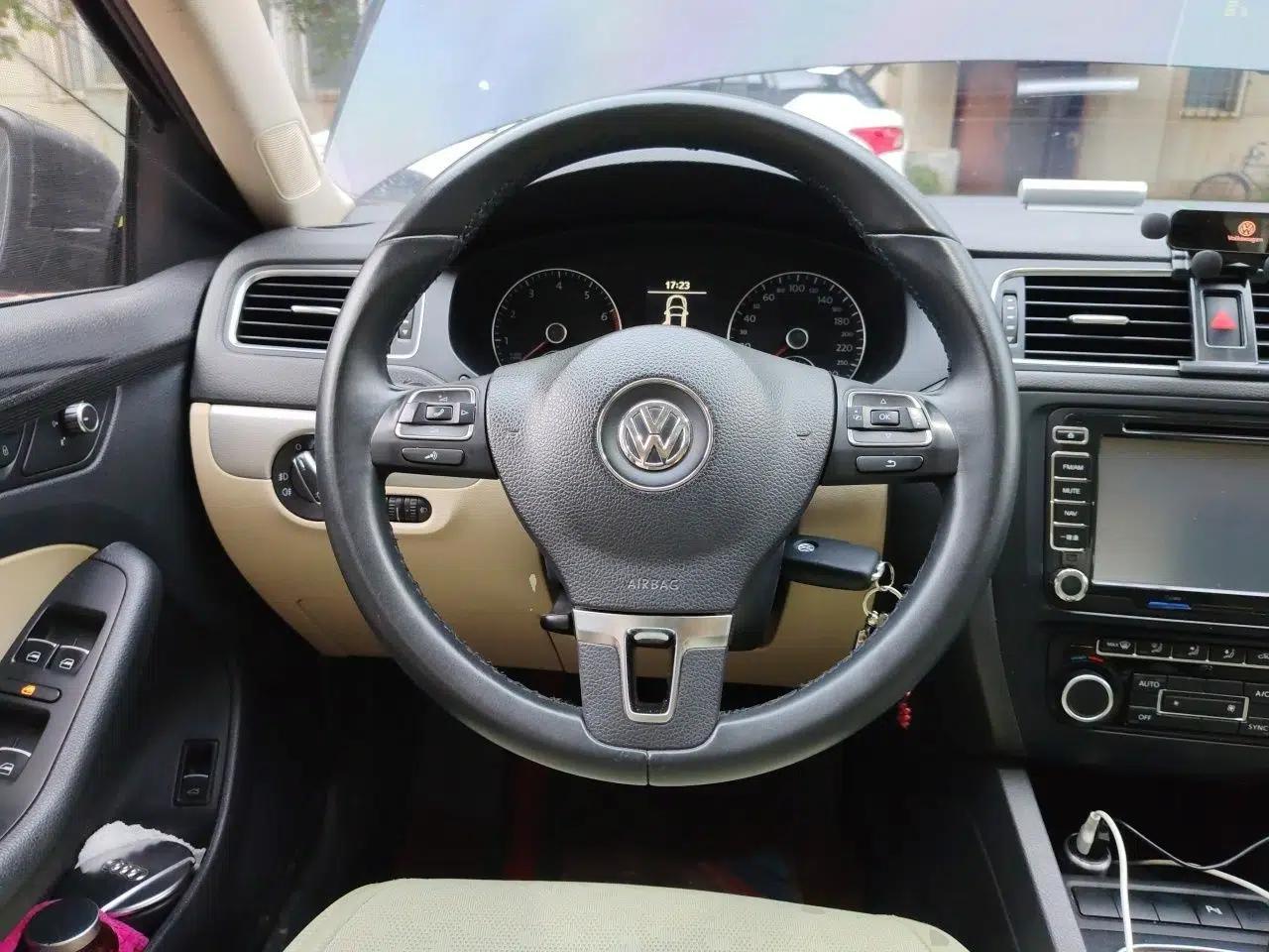 Volkswagen Sagitar 2014 Revised Version 1.4TSI Manual Luxury Edition — миниатюра 10