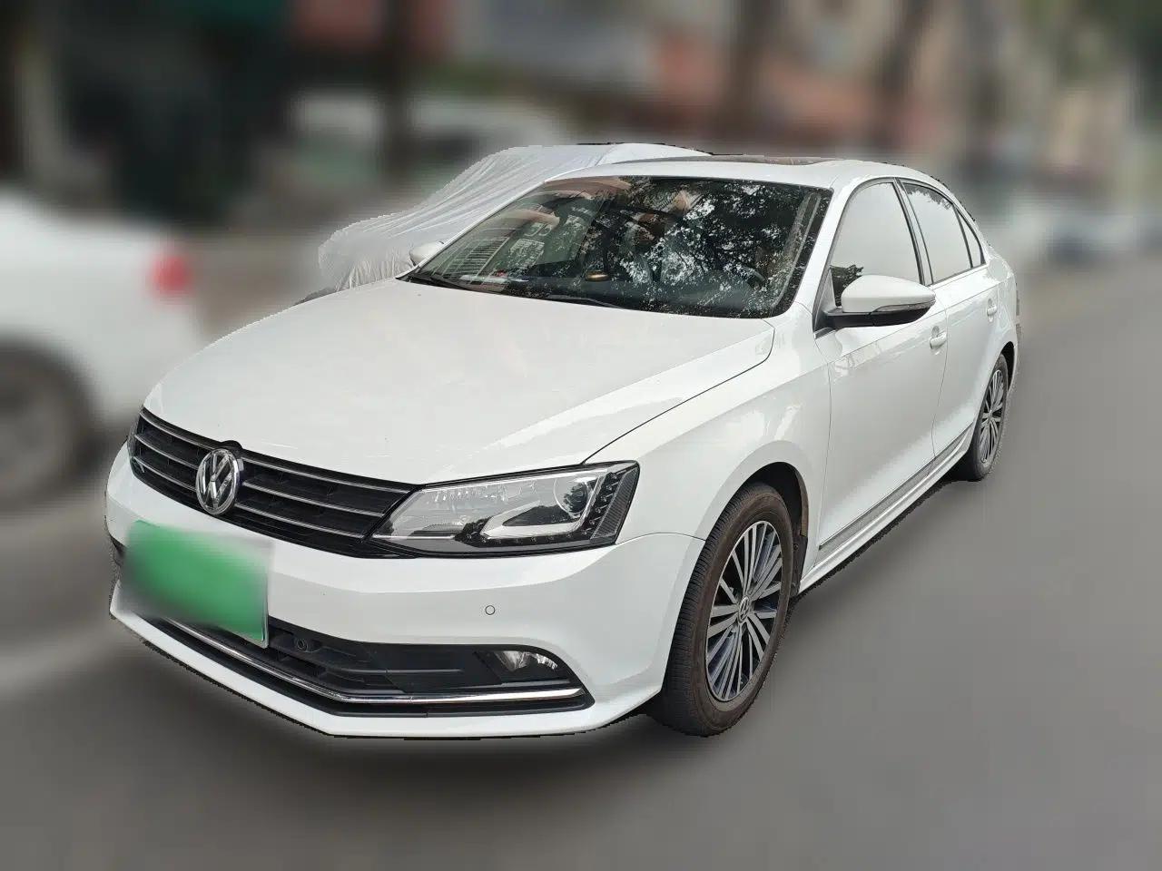 Volkswagen Sagitar 2015 230TSI Automatic Luxury Model — миниатюра 1
