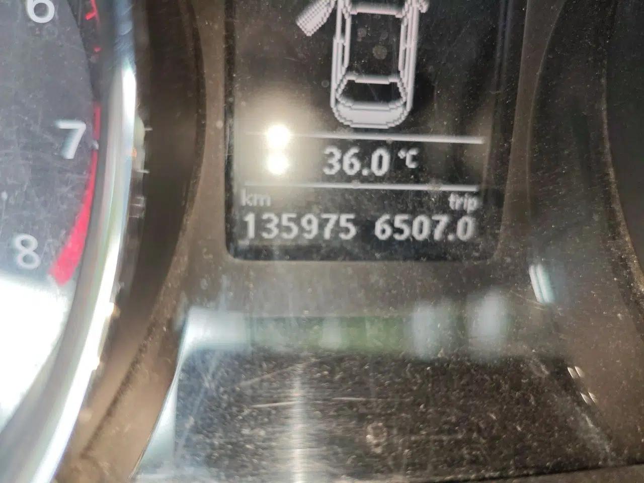 Volkswagen Sagitar 2015 230TSI Automatic Luxury Model — миниатюра 12