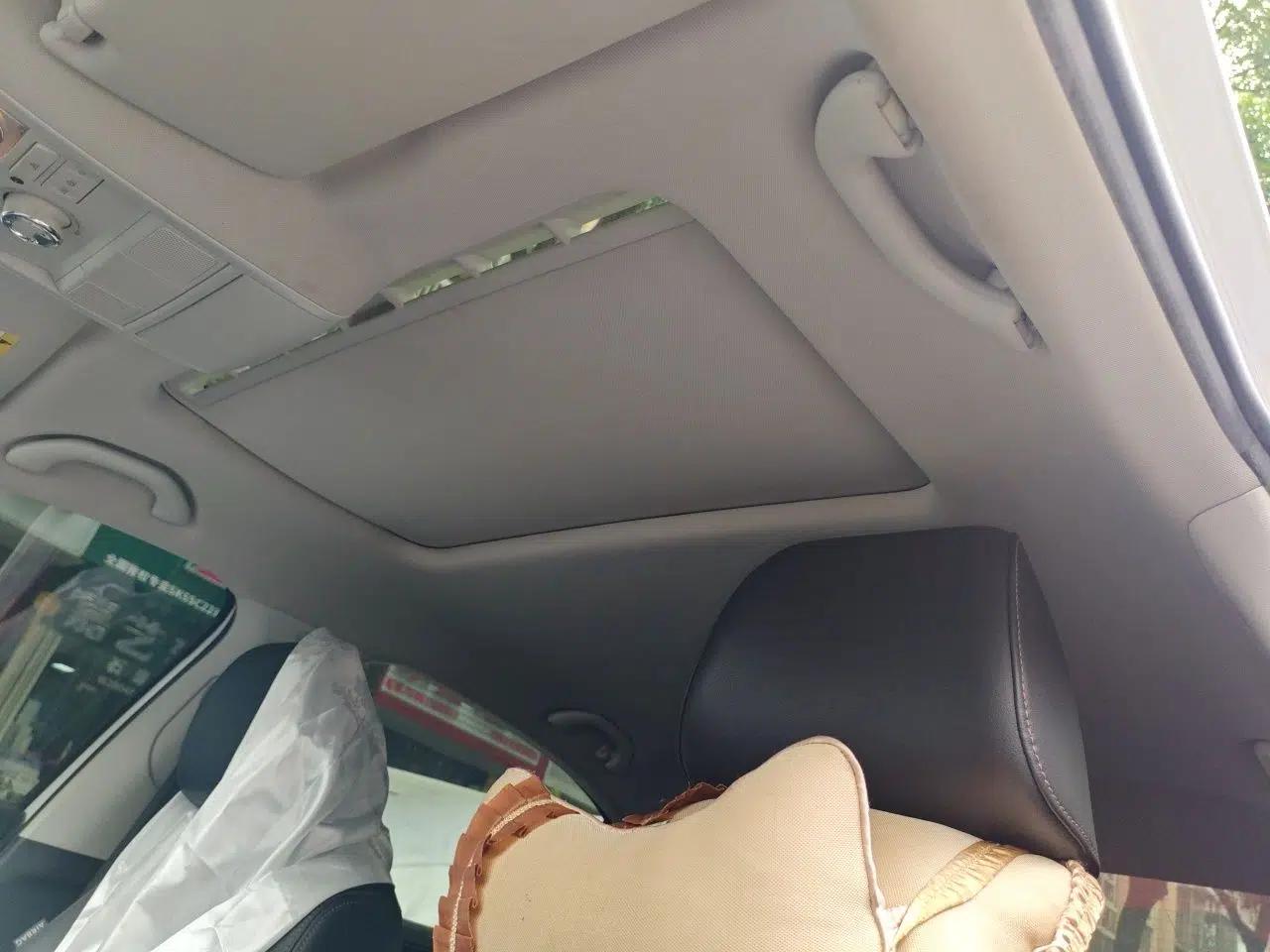 Volkswagen Sagitar 2015 230TSI Automatic Luxury Model — миниатюра 18