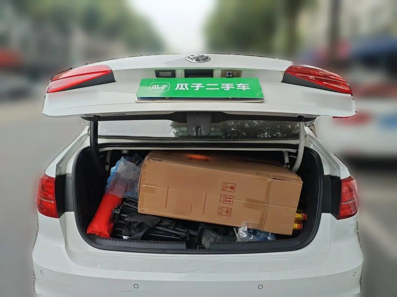 Volkswagen Sagitar 2015 230TSI Automatic Luxury Model — миниатюра 19