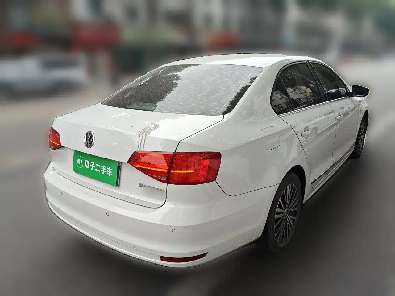 Volkswagen Sagitar 2015 230TSI Automatic Luxury Model — миниатюра 6