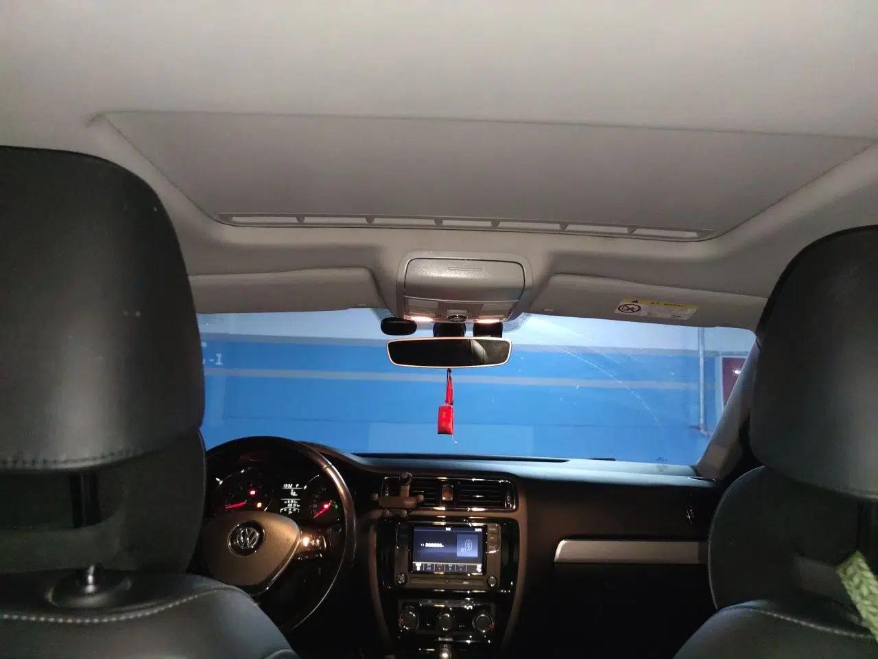 Volkswagen Sagitar 2018 1.6L Automatic Comfort Model — миниатюра 18