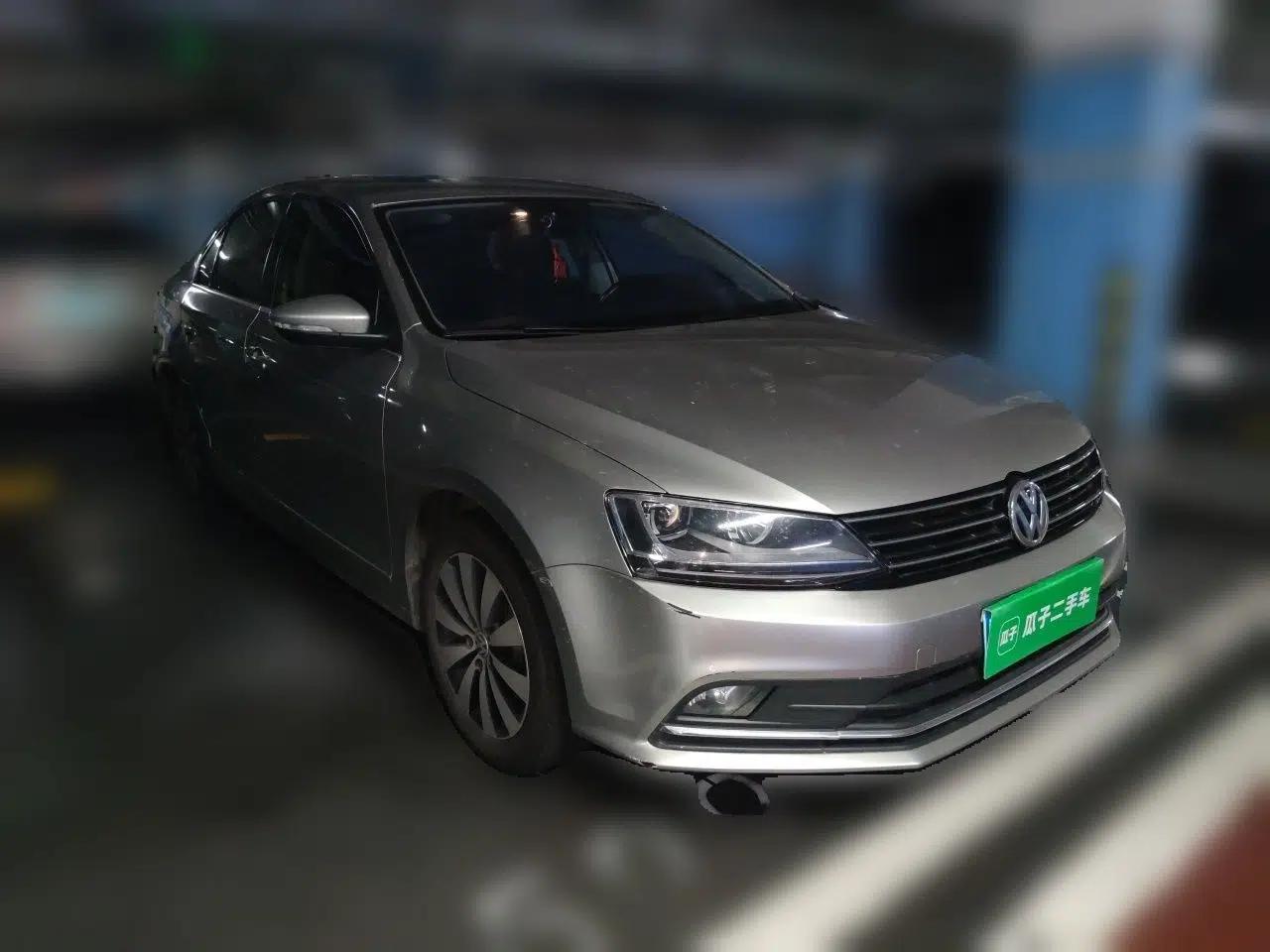 Volkswagen Sagitar 2018 1.6L Automatic Comfort Model — миниатюра 3