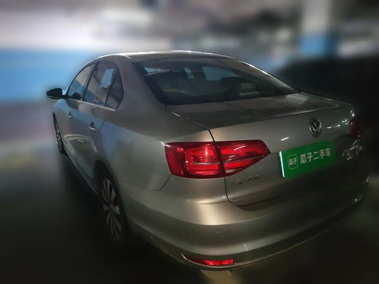 Volkswagen Sagitar 2018 1.6L Automatic Comfort Model — миниатюра 4
