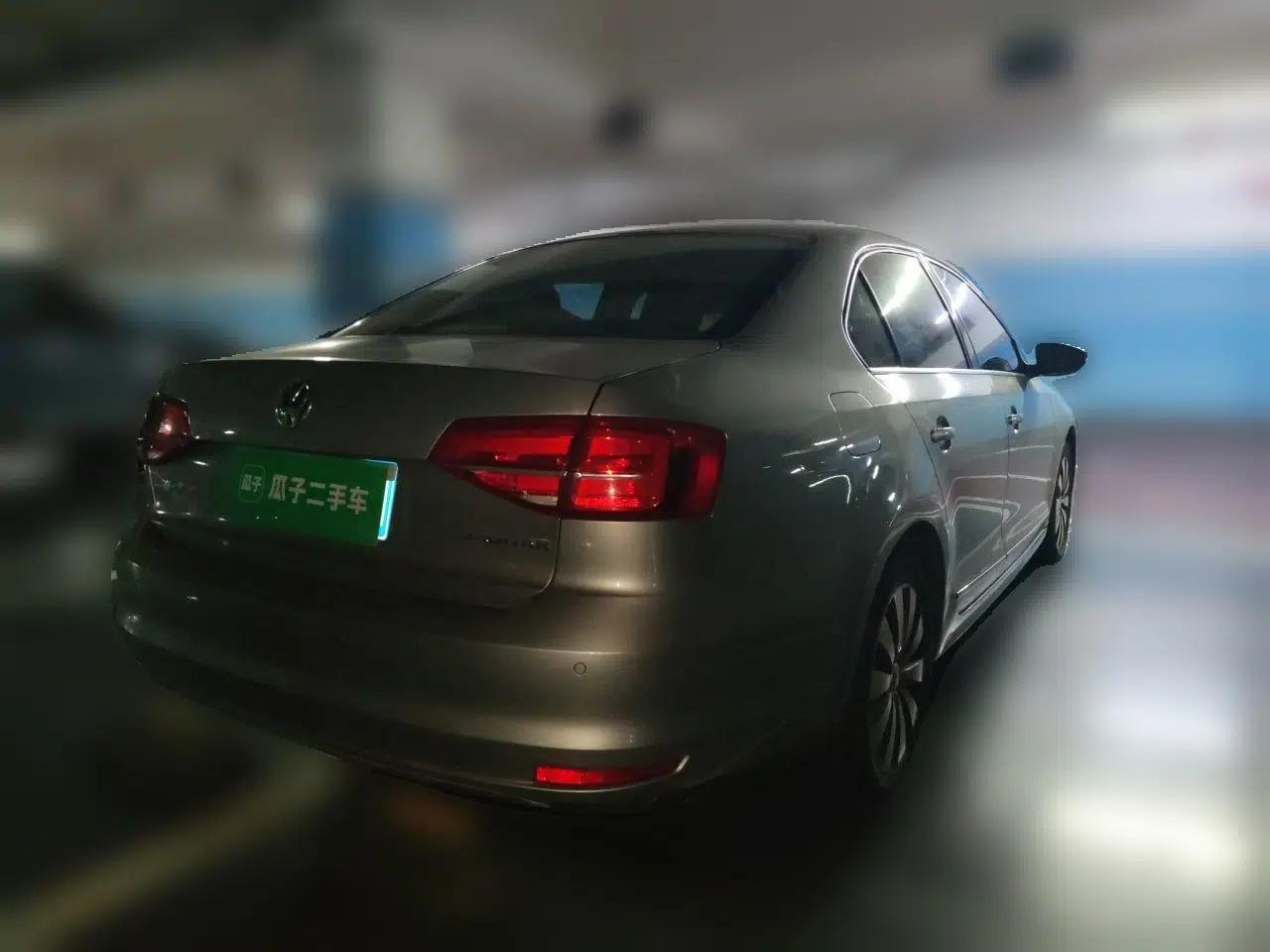 Volkswagen Sagitar 2018 1.6L Automatic Comfort Model — миниатюра 6