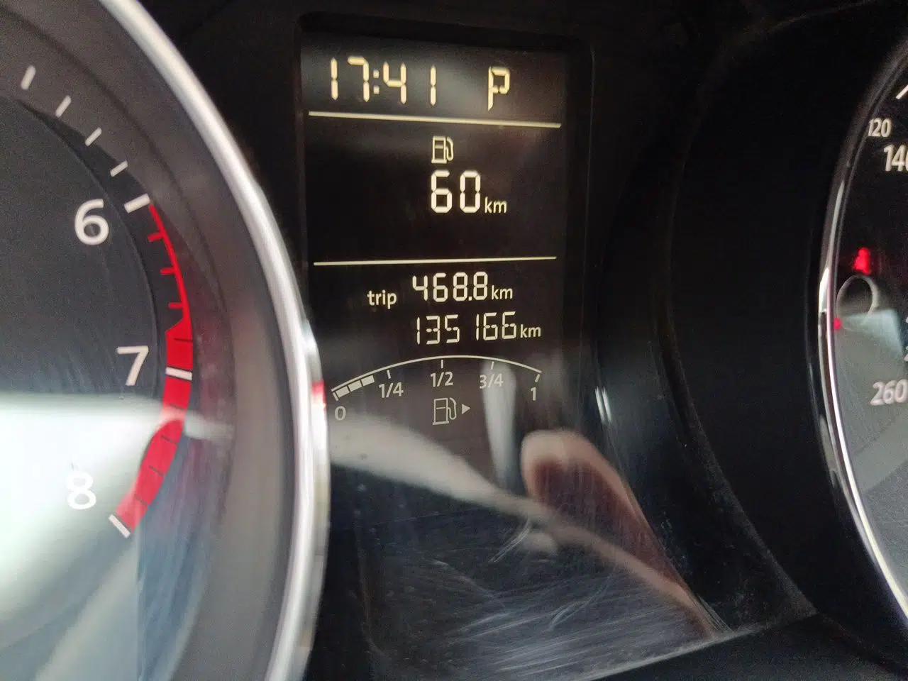 Volkswagen Sagitar 2018 1.6L Automatic Comfort Model — миниатюра 12