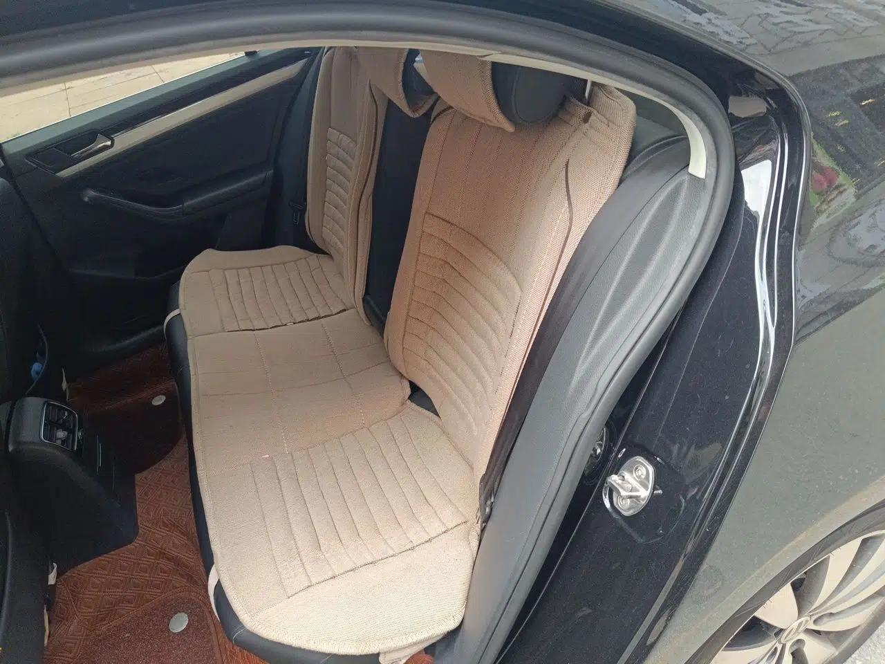 Volkswagen Sagitar 2018 1.6L Automatic Comfort Model — миниатюра 17