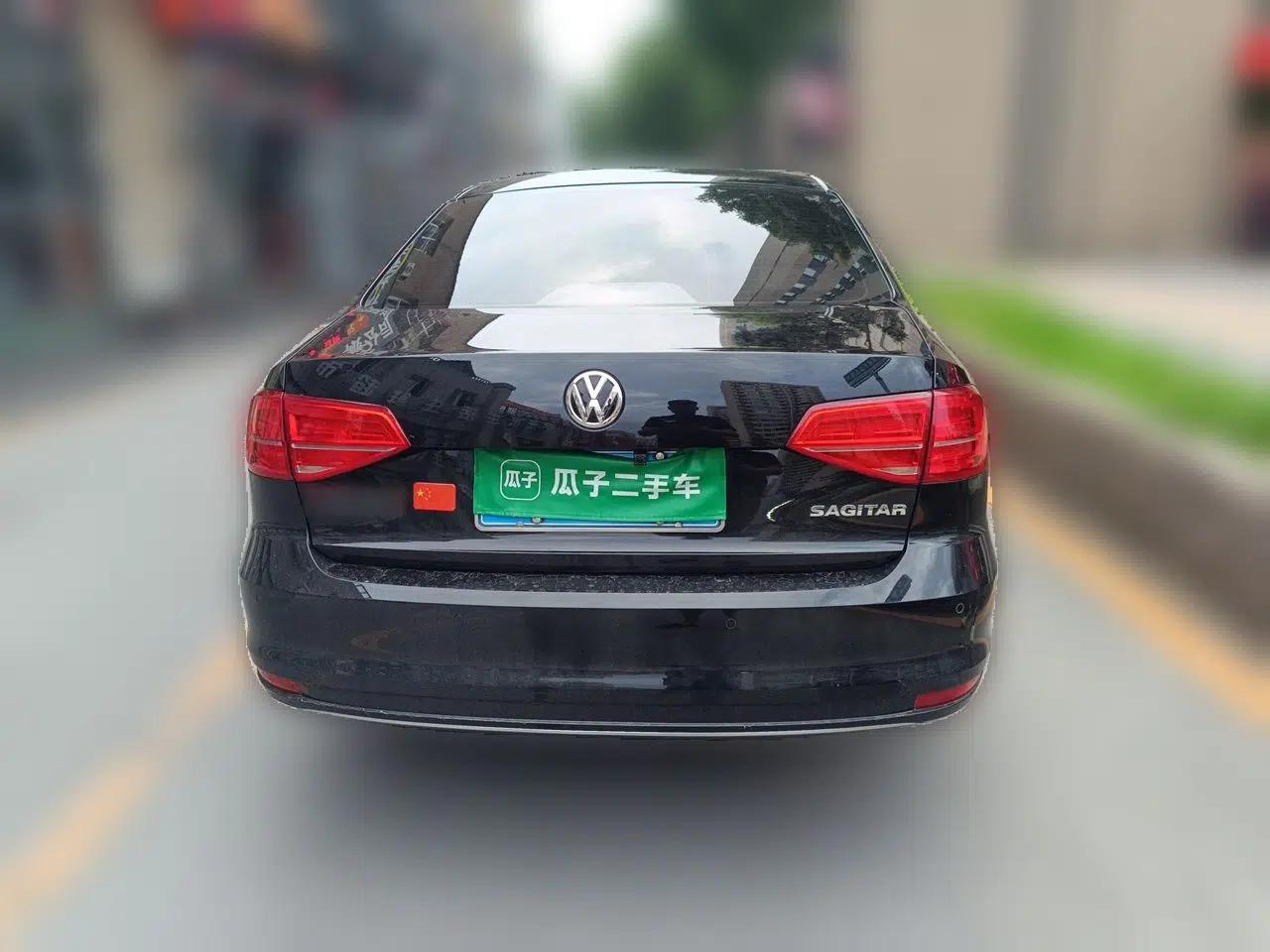 Volkswagen Sagitar 2018 1.6L Automatic Comfort Model — миниатюра 5