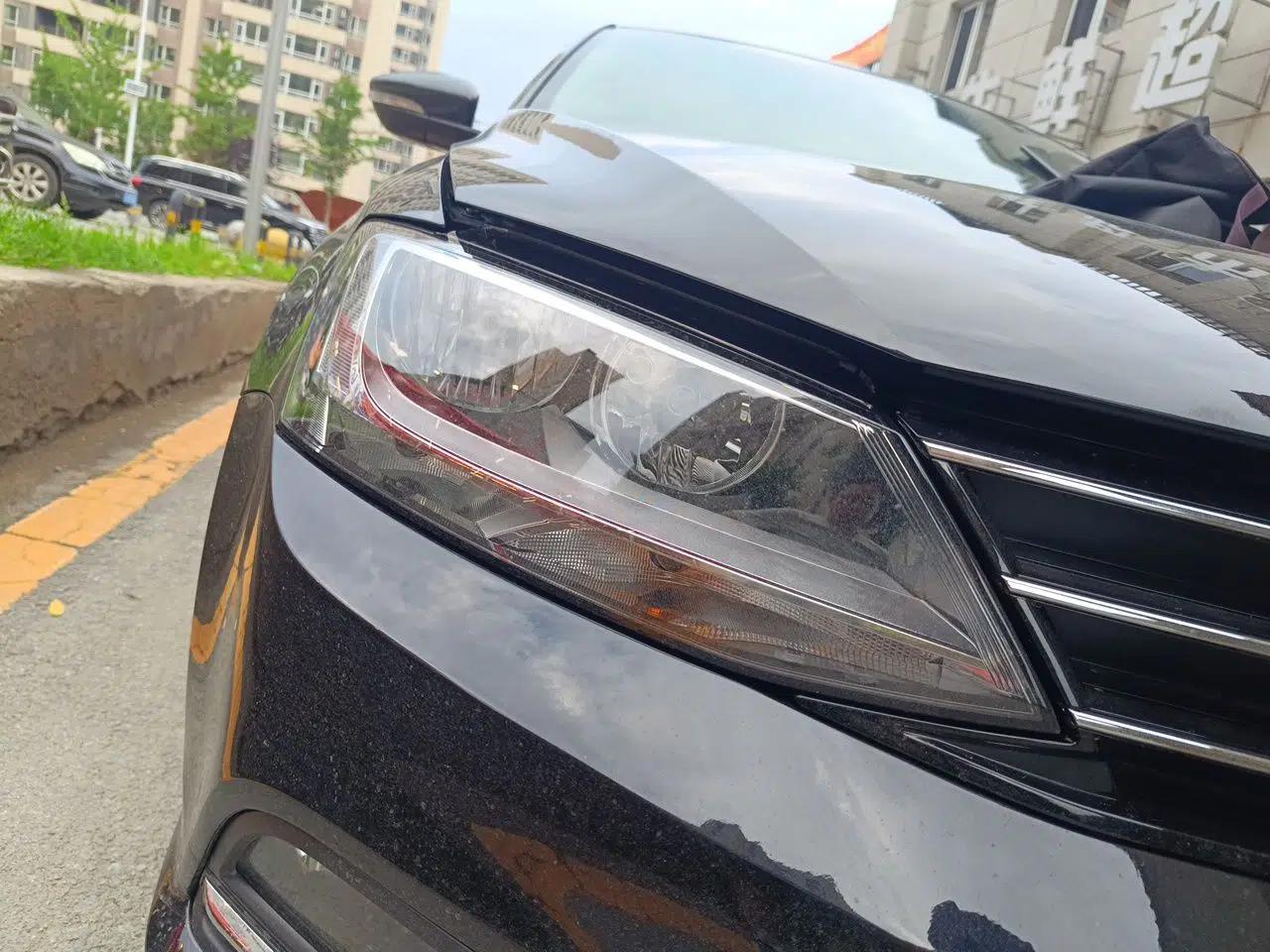 Volkswagen Sagitar 2018 1.6L Automatic Comfort Model — миниатюра 7