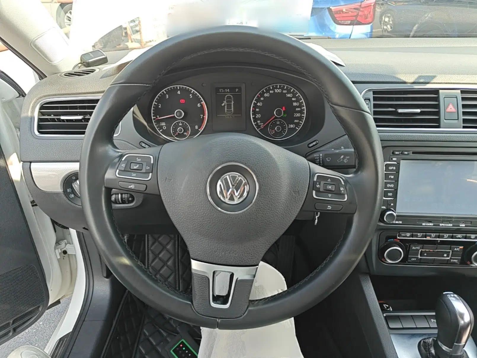 Volkswagen Sagitar 2014 Revised Version 1.4TSI Automatic Luxury Edition — миниатюра 18
