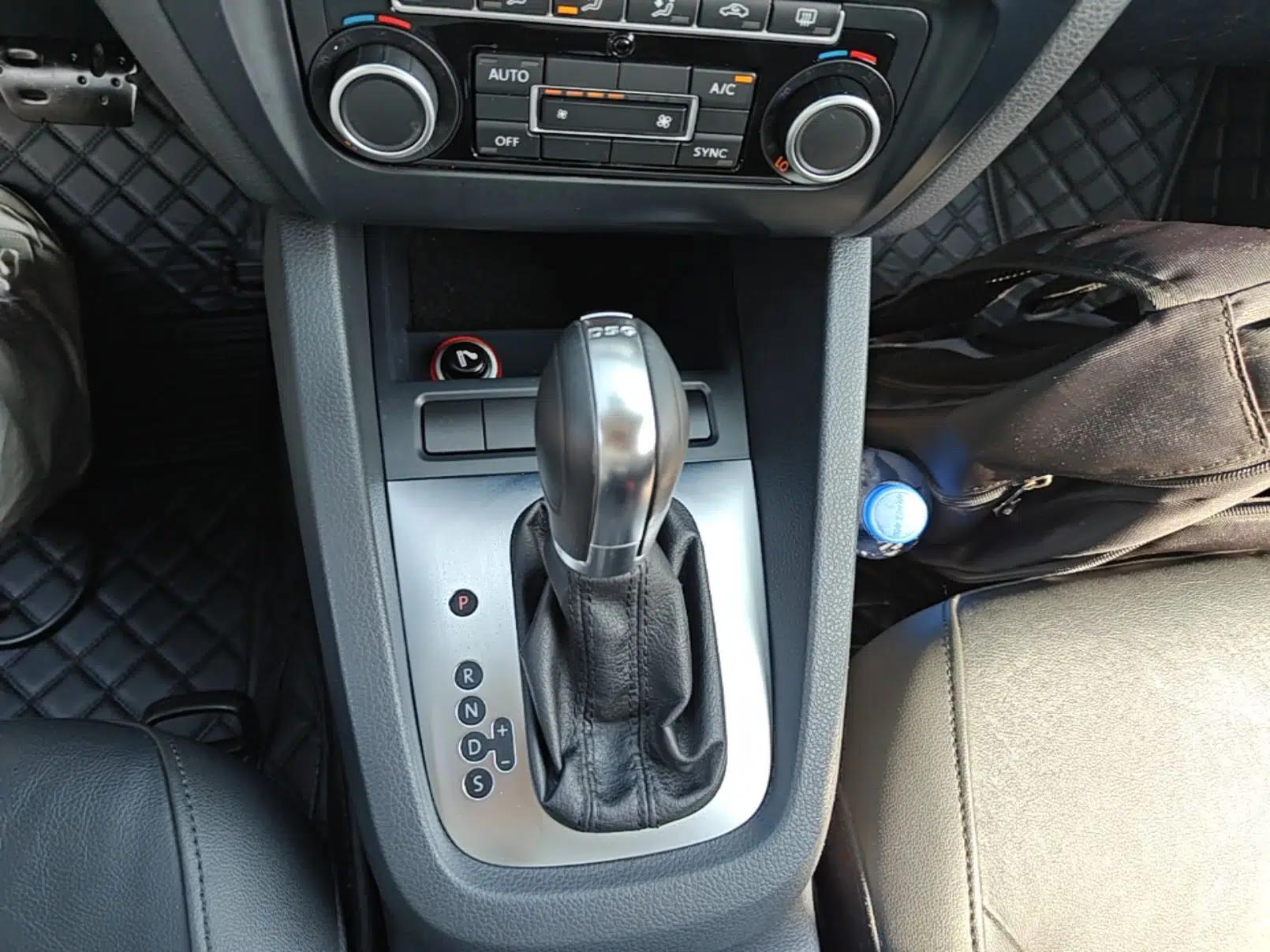 Volkswagen Sagitar 2014 Revised Version 1.4TSI Automatic Luxury Edition — миниатюра 21