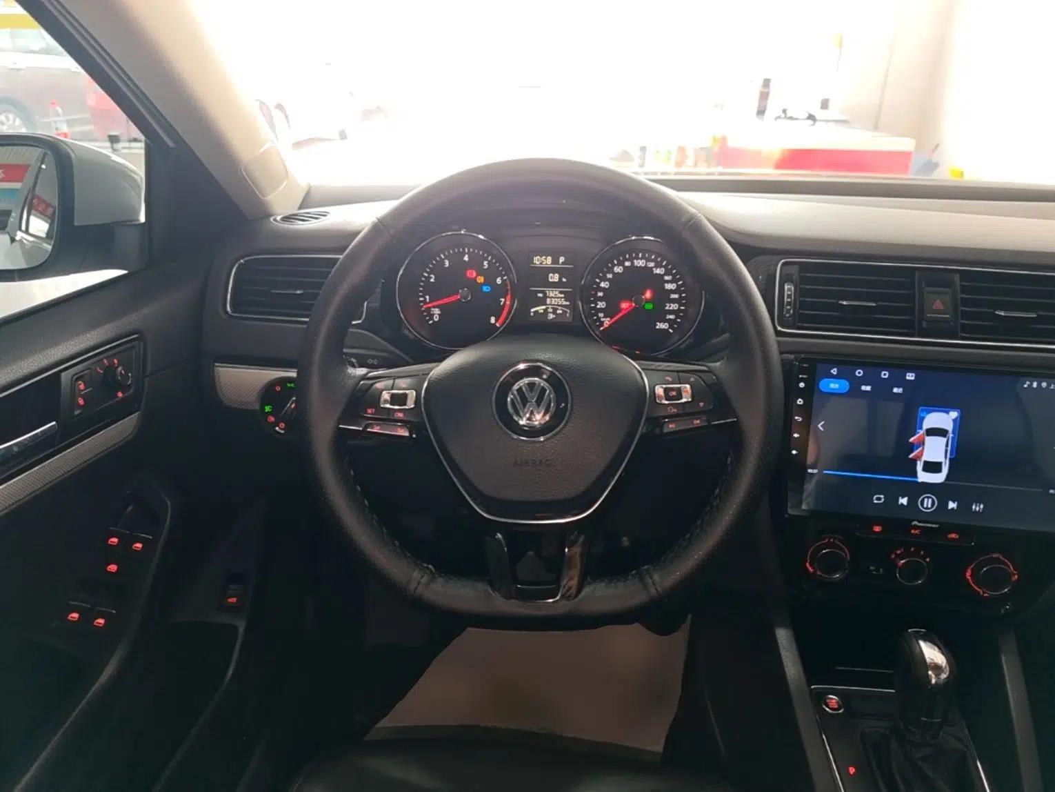 Volkswagen Sagitar 2017 1.6L Automatic Comfort Model — миниатюра 13