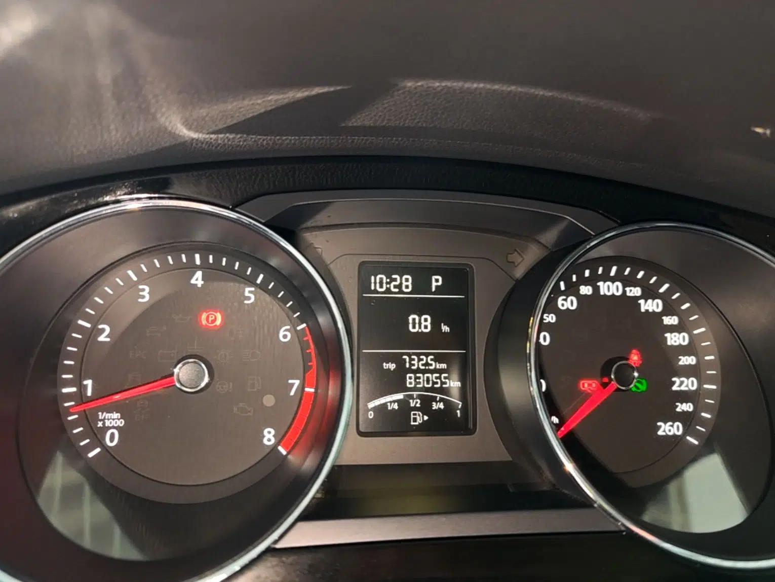 Volkswagen Sagitar 2017 1.6L Automatic Comfort Model — миниатюра 14