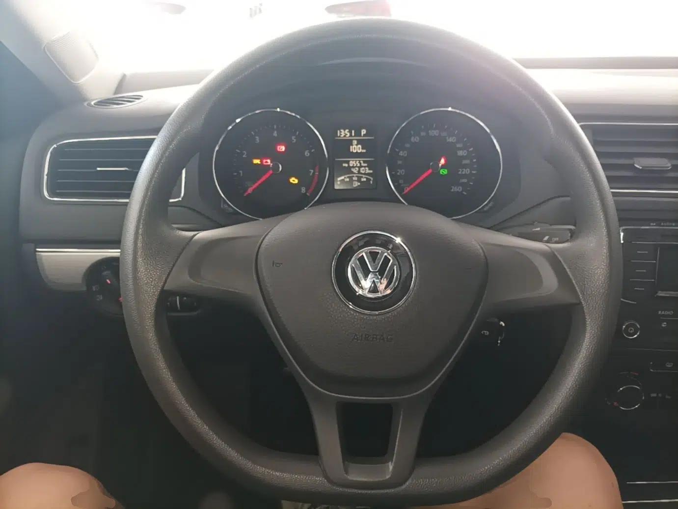 Volkswagen Sagitar 2017 1.6L Automatic Fashion Model — миниатюра 13