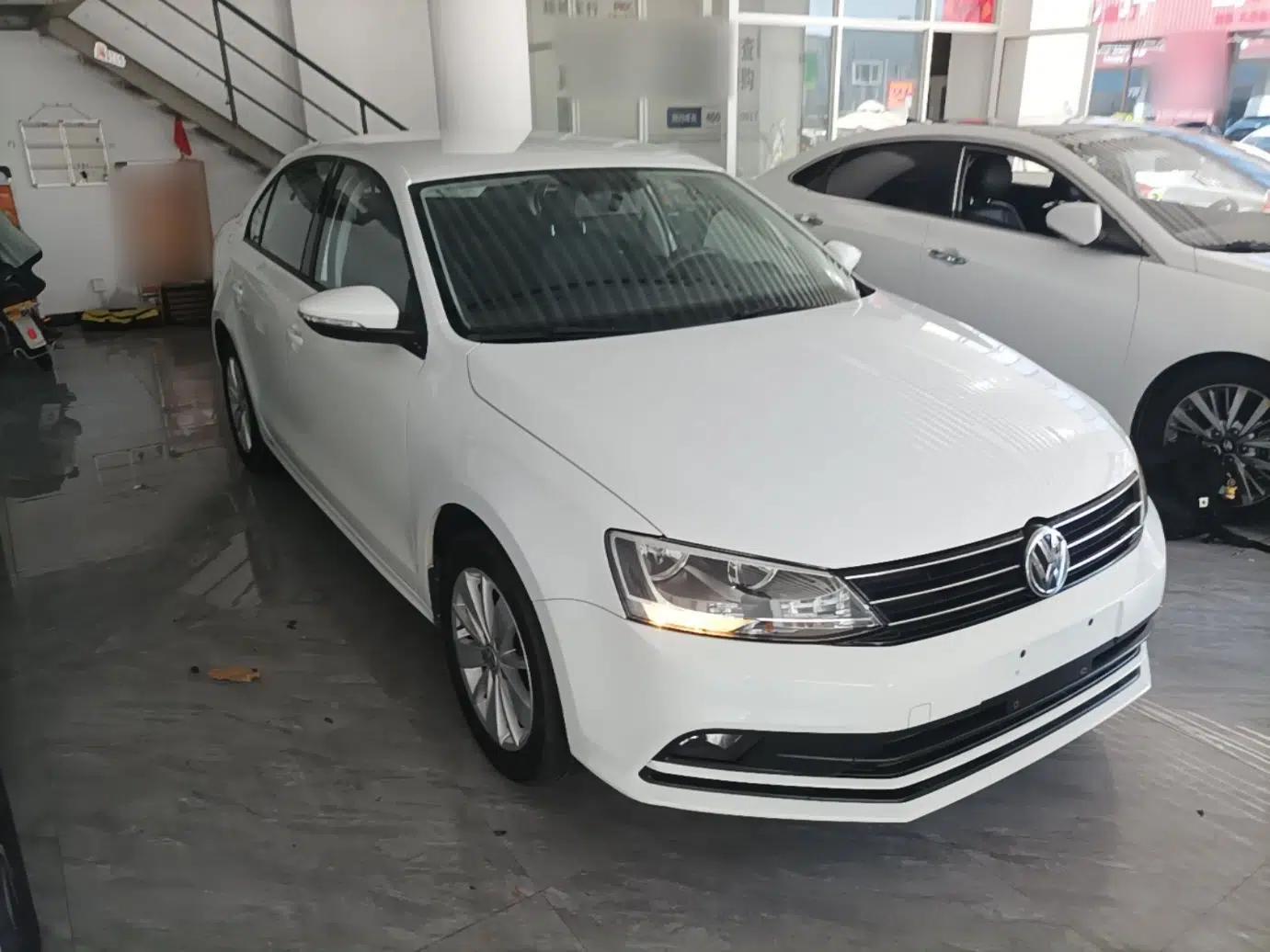 Volkswagen Sagitar 2017 1.6L Automatic Fashion Model — миниатюра 3