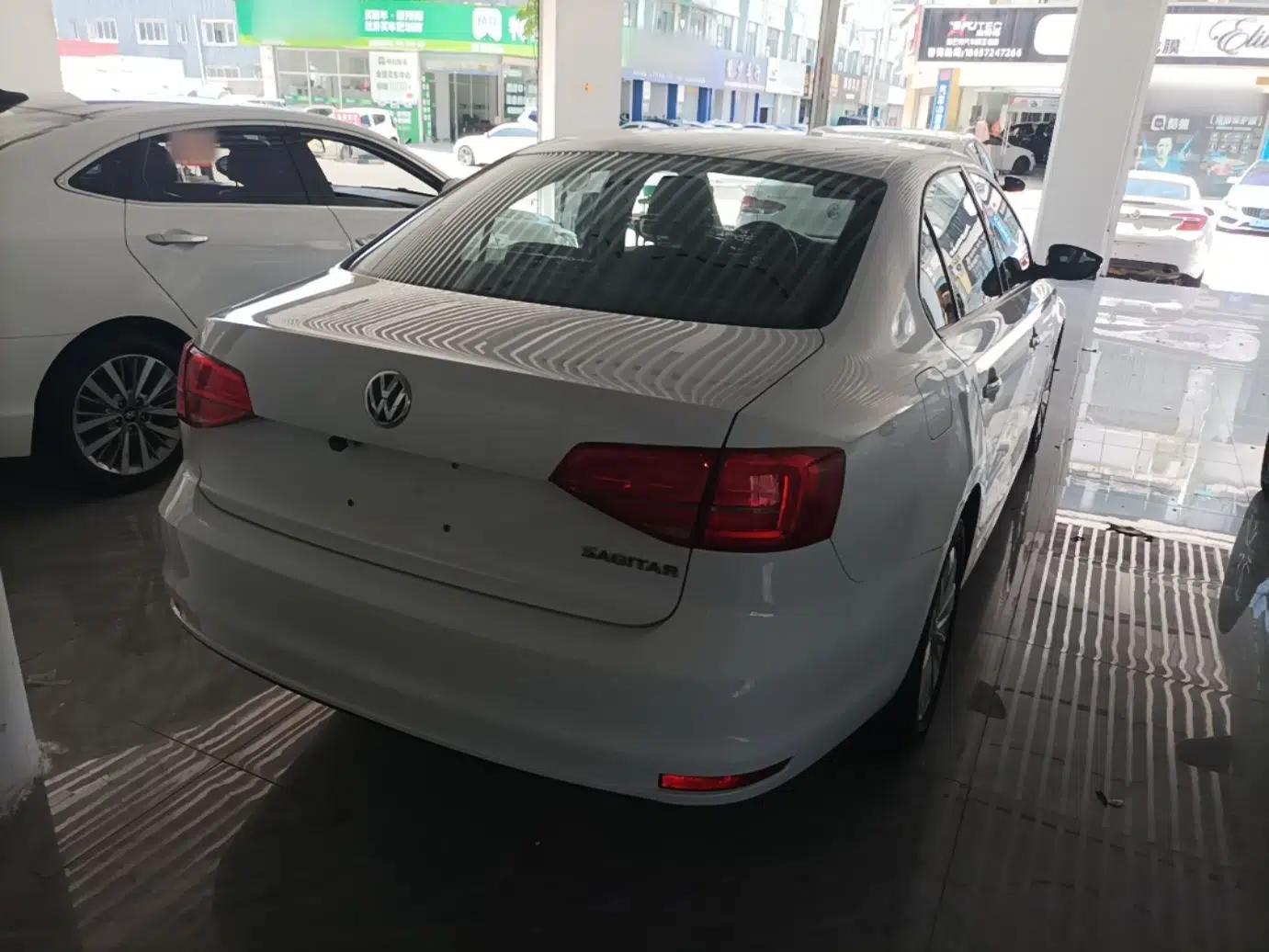 Volkswagen Sagitar 2017 1.6L Automatic Fashion Model — миниатюра 6