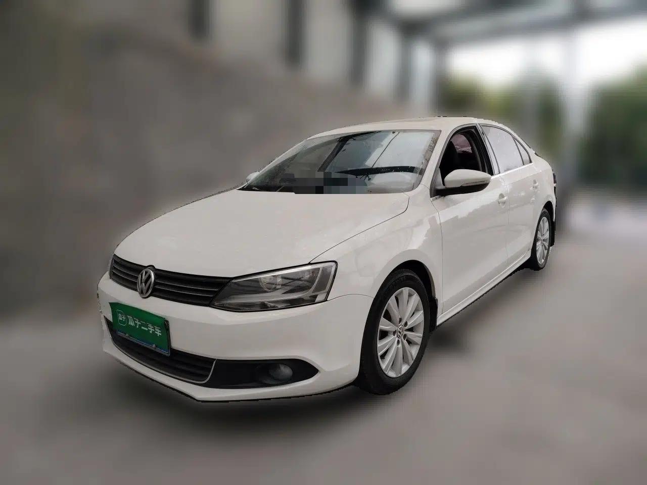 Volkswagen Sagitar 2014 1.6L Manual Comfort Model — миниатюра 1