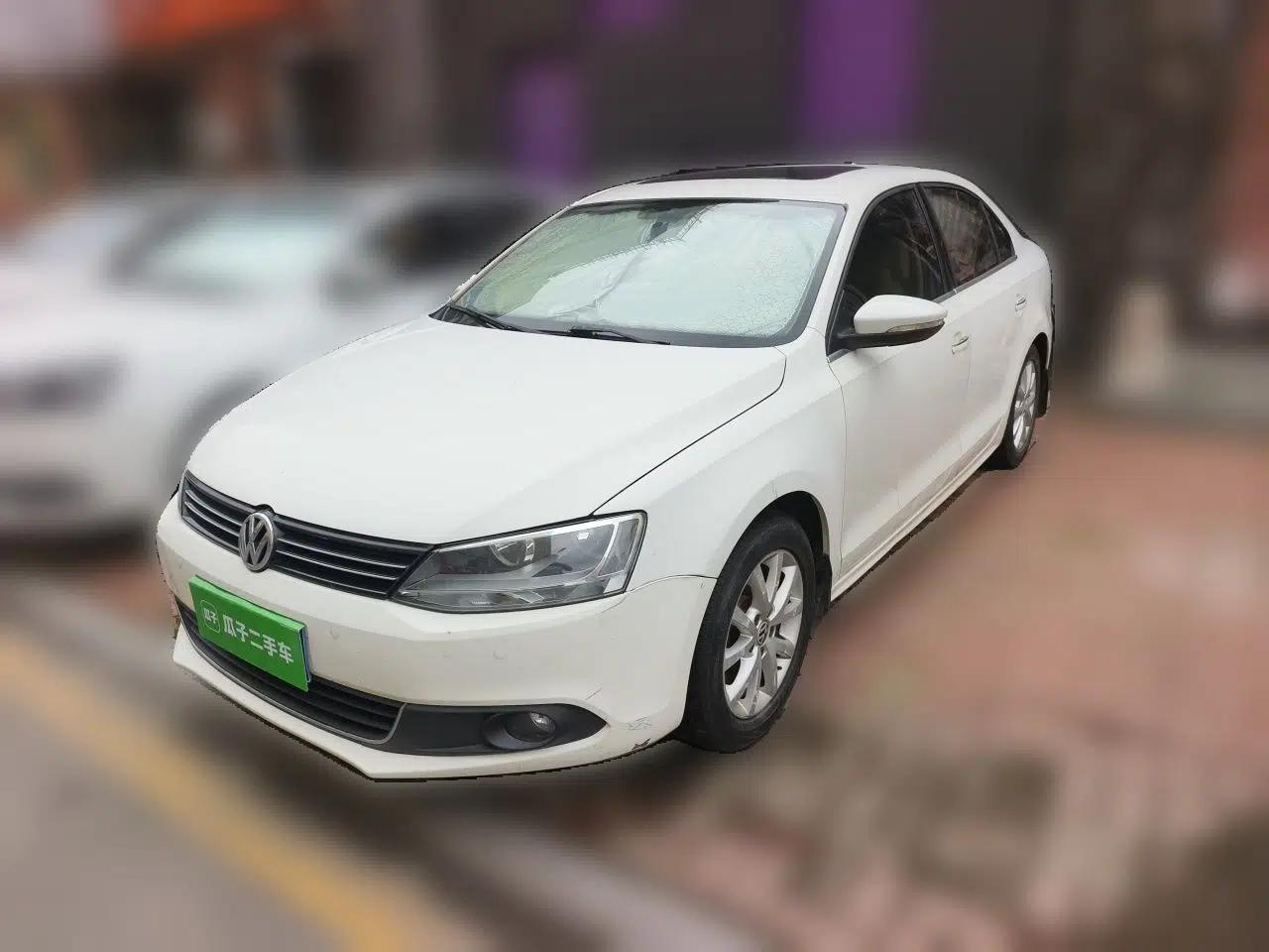 Volkswagen Sagitar 2012 1.6L Automatic Comfort Edition — миниатюра 1