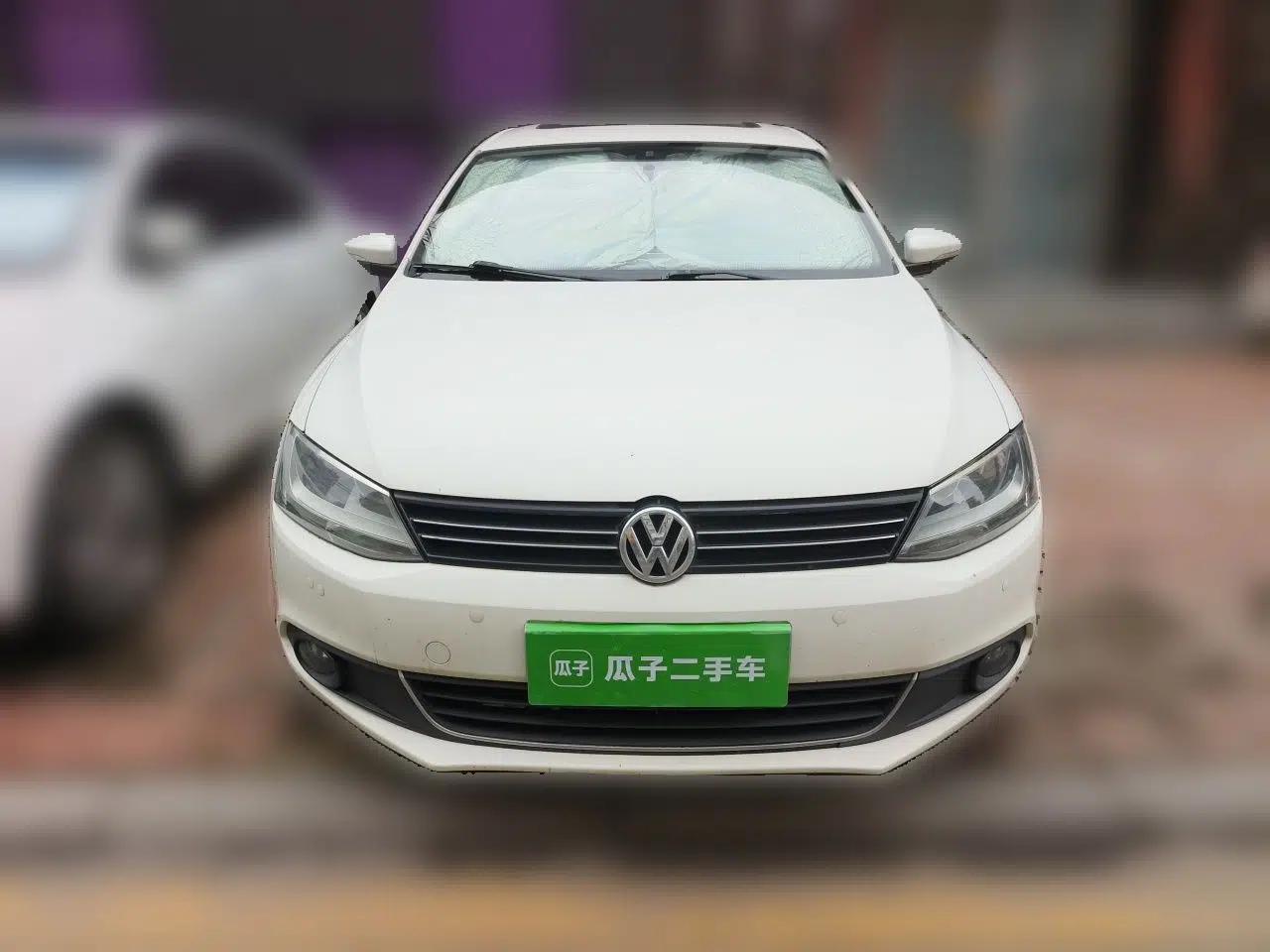 Volkswagen Sagitar 2012 1.6L Automatic Comfort Edition — миниатюра 2