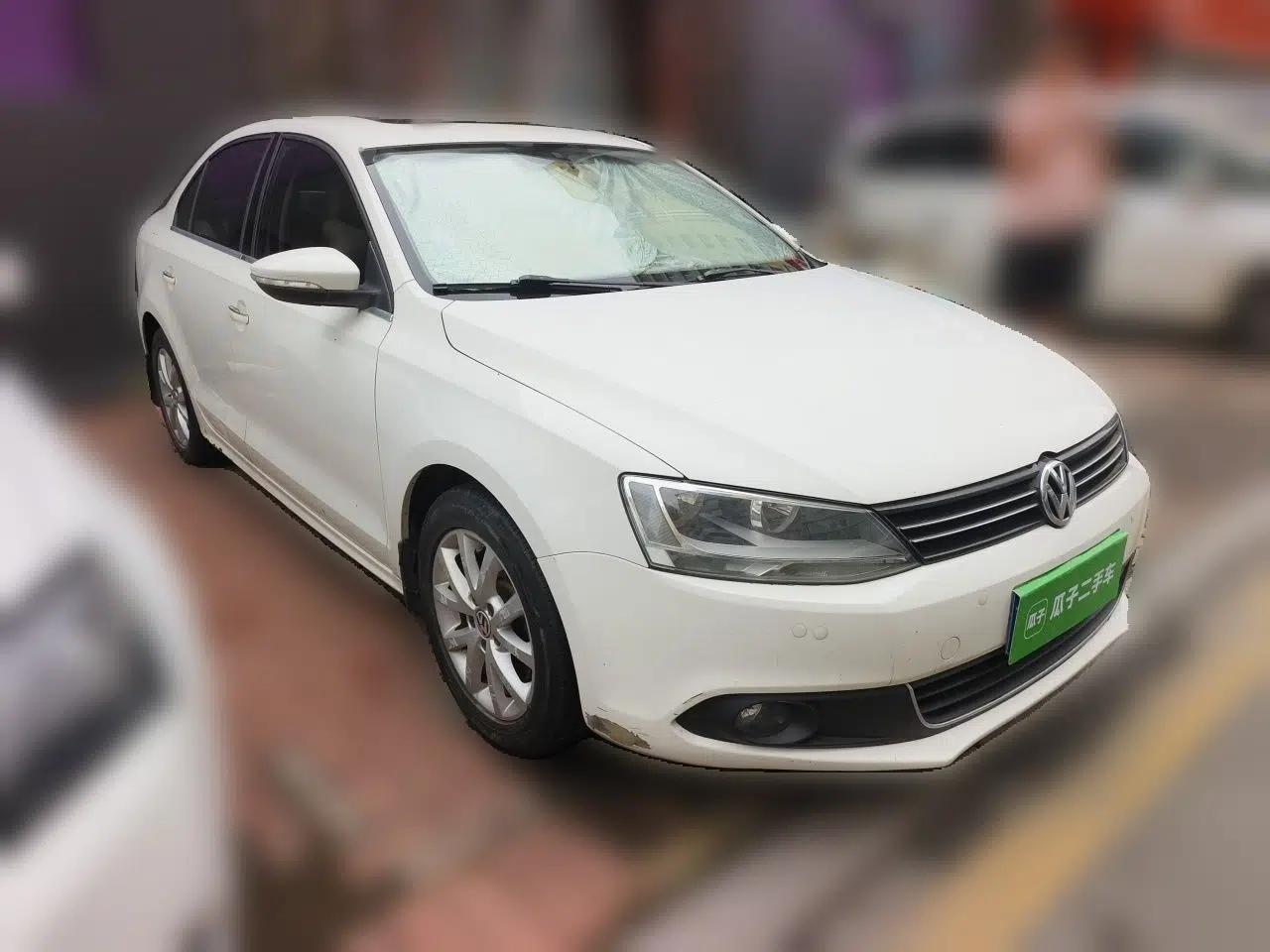 Volkswagen Sagitar 2012 1.6L Automatic Comfort Edition — миниатюра 3